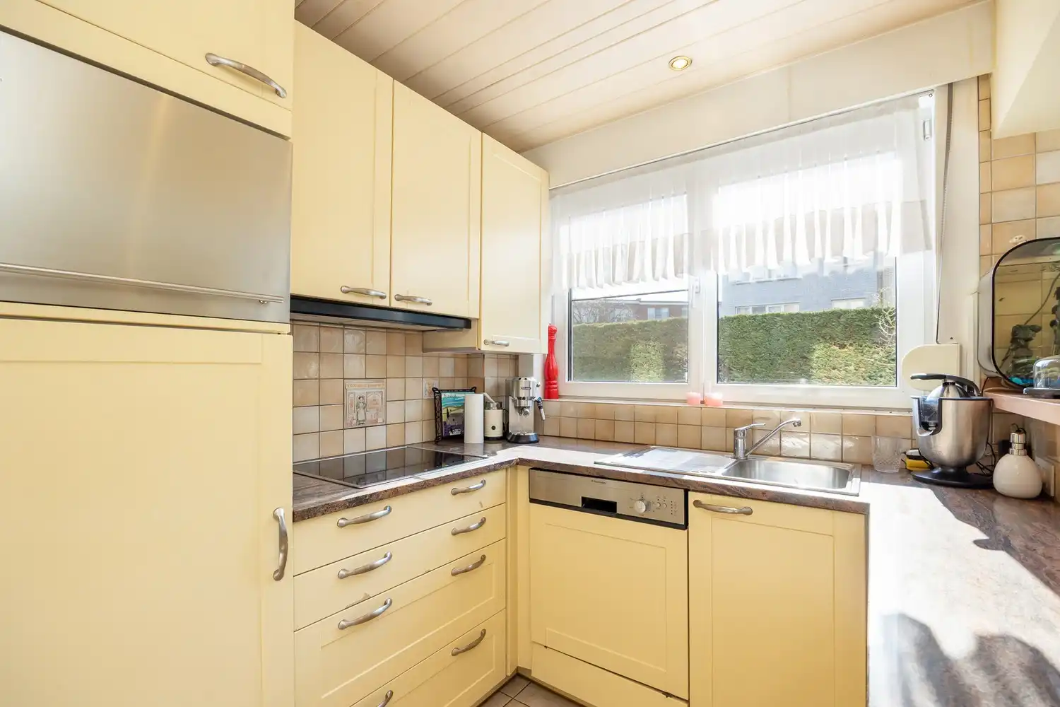 Instapklaar 3-slk gelijkvloersappartement met uitzonderlijke tuin (280m²) foto 15