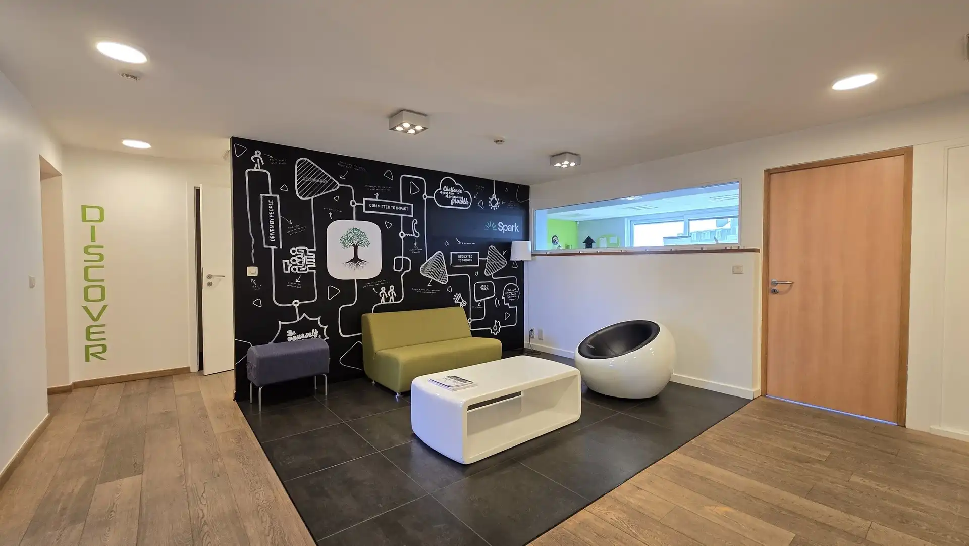Instapklare kantoorruimte van 241 m²  in Brussel. foto 3