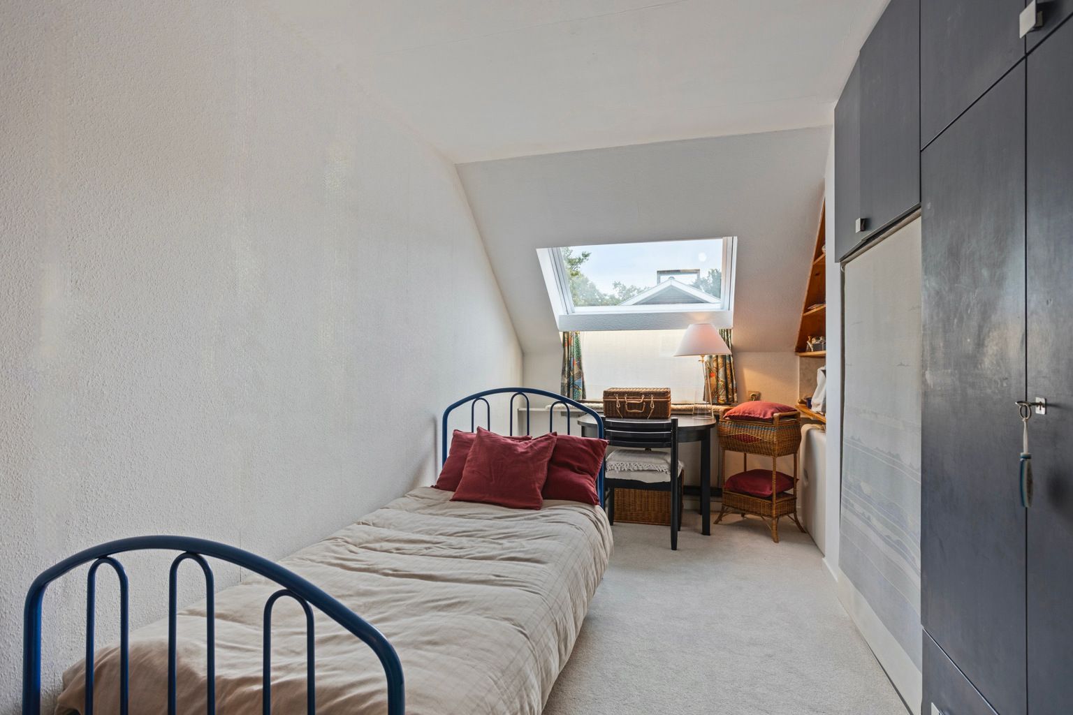 WONING IN DOODLOPENDE STRAAT , GRENZEND AAN NATUURGEBIED foto 19