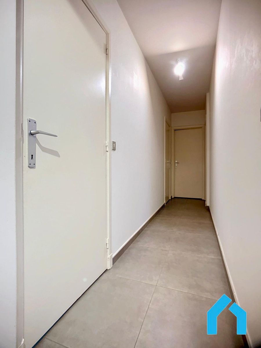 Ruim appartement te huur met uniek zicht op het Rubensplein foto 13