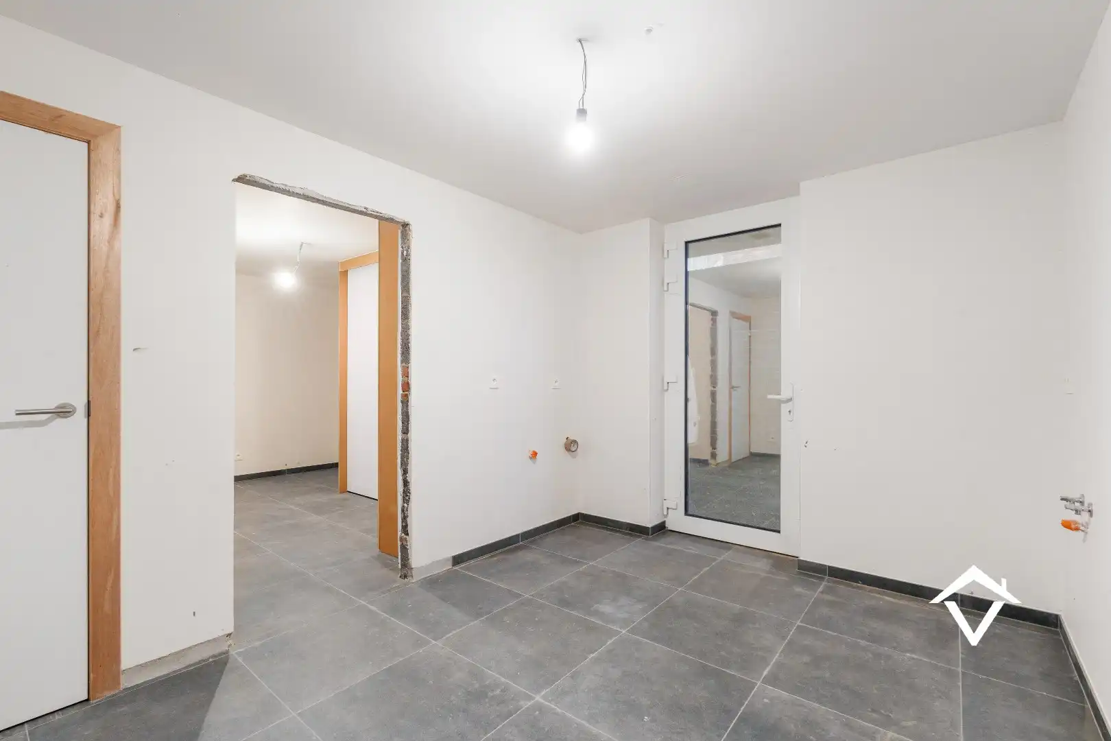 Ruime, energiezuinige gezinswoning met 6 slaapkamers, carport en zuidgerichte tuin foto 14