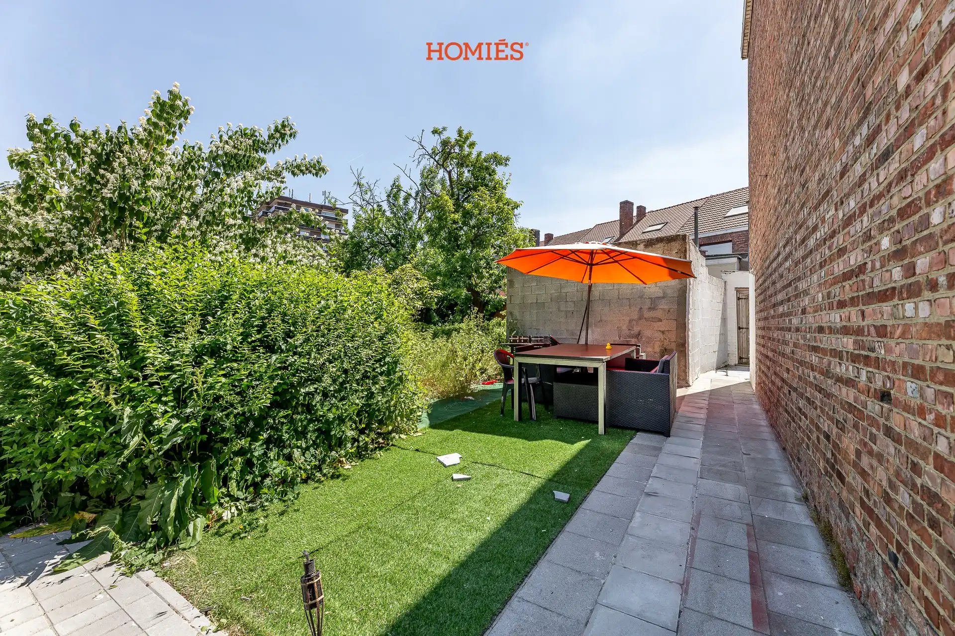 Woning met 4 volwaardige slaapkamers en koertje foto 3