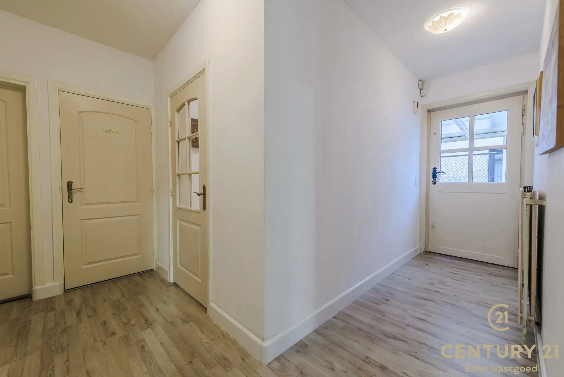 Gerenoveerde vrijstaande villa met verwarmd zwembad foto 9