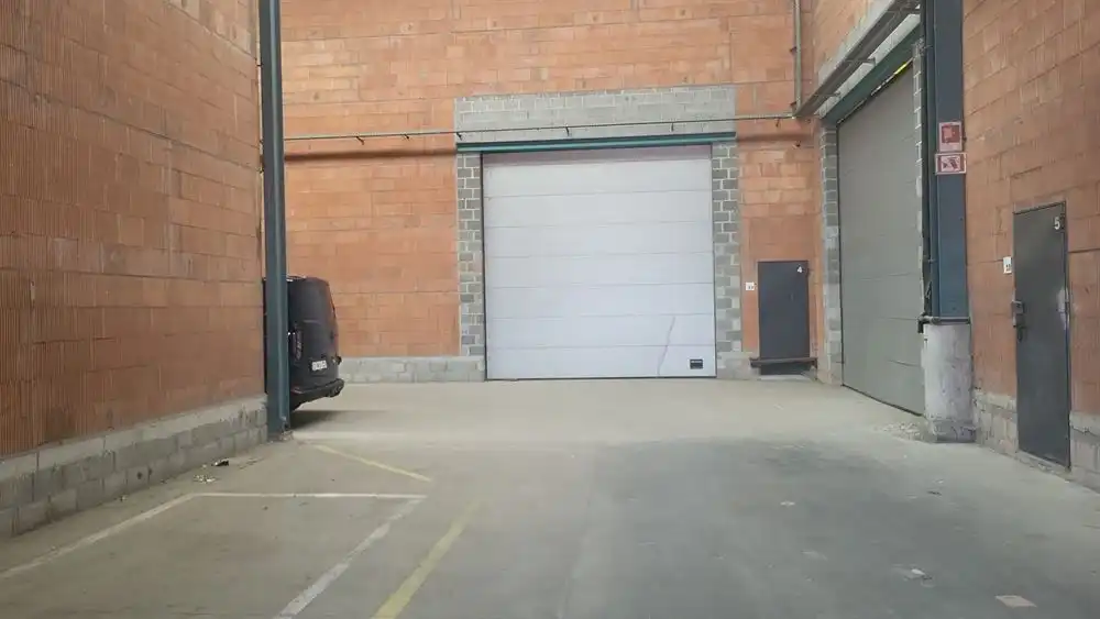 Opslag + kantoor + parking te Deurne foto 12