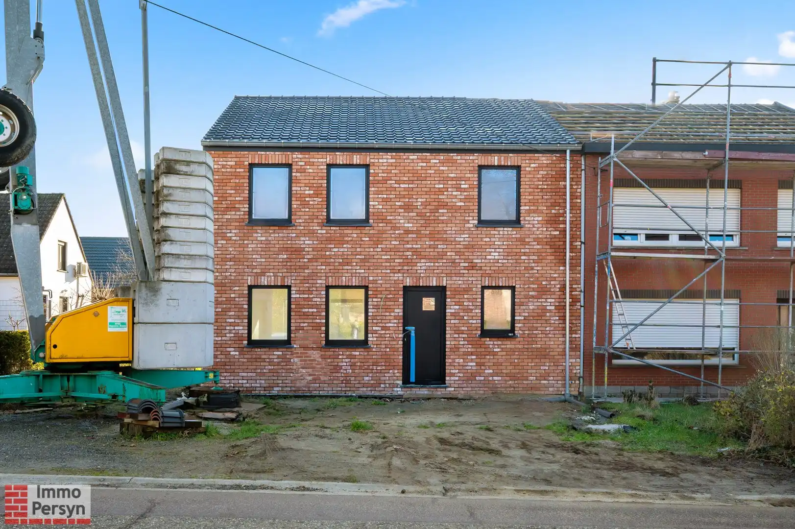 Prachtige nieuwbouw halfopen bebouwing in rustige straat foto {{pictureIndex}}