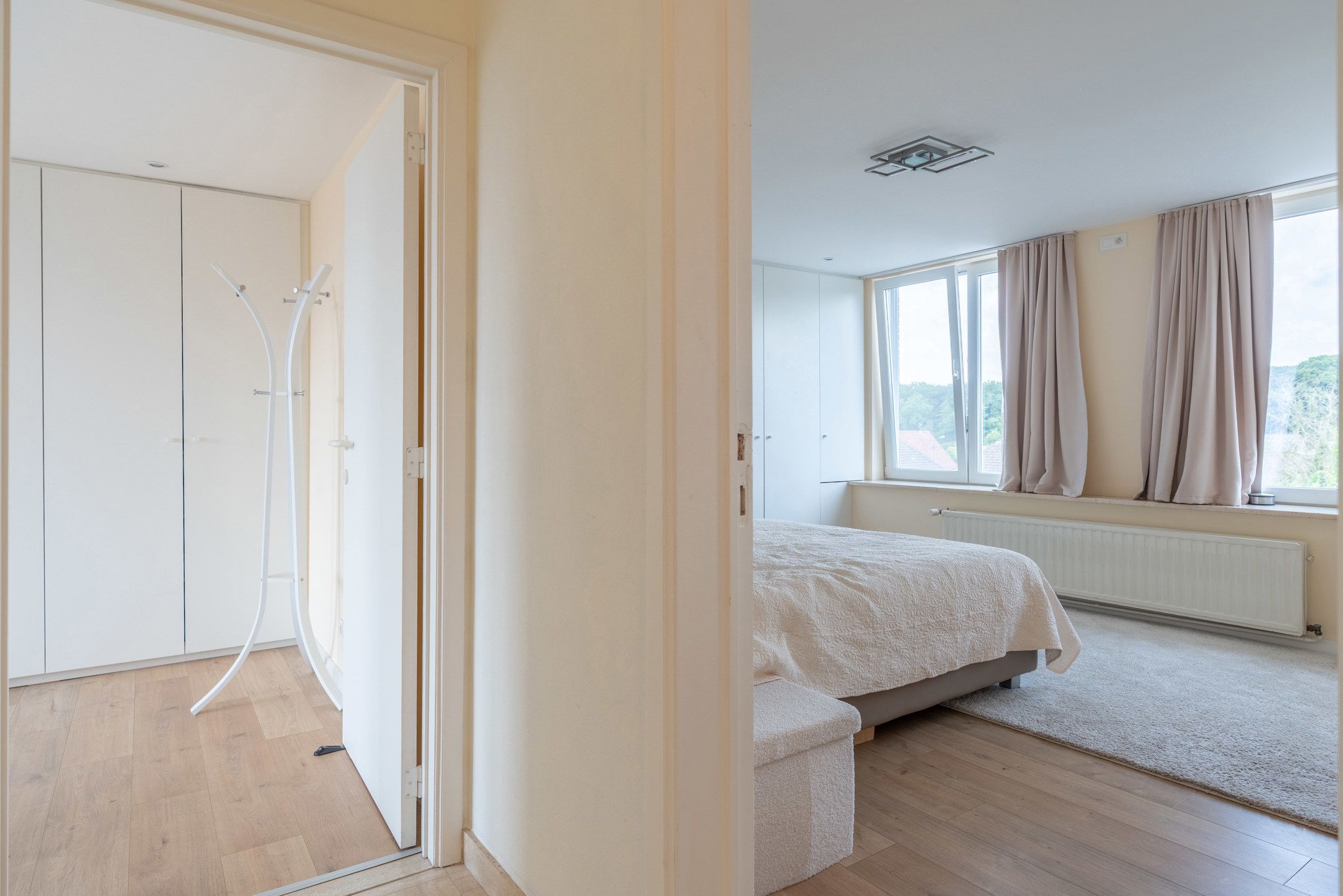 Volledig vernieuwde  woning/kantoor/handelspand met 5 slpks foto 16