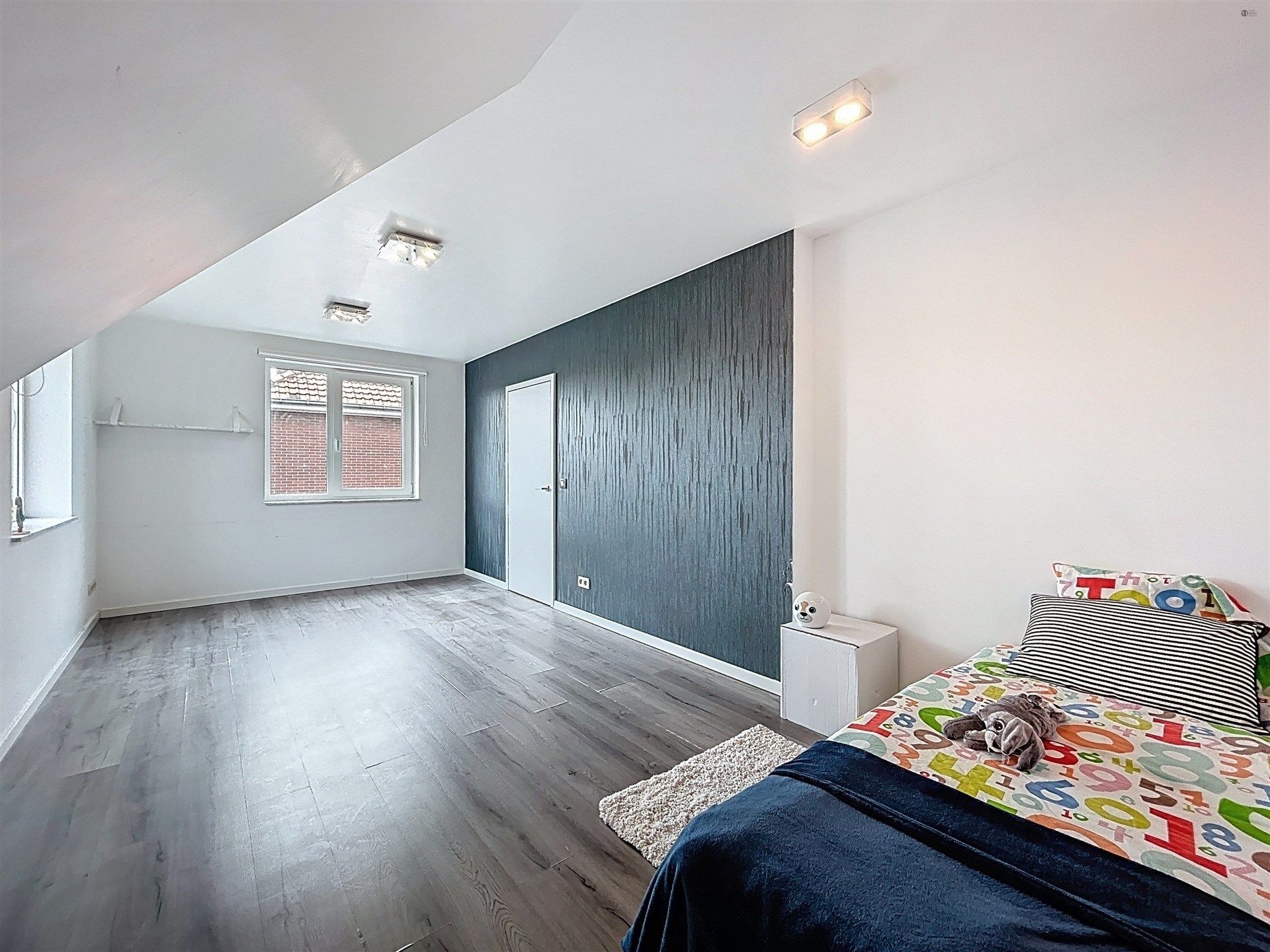 Recente energiezuinige  half-open bebouwing met 3 slp en gezellige tuin op perceel van 300m² foto 10