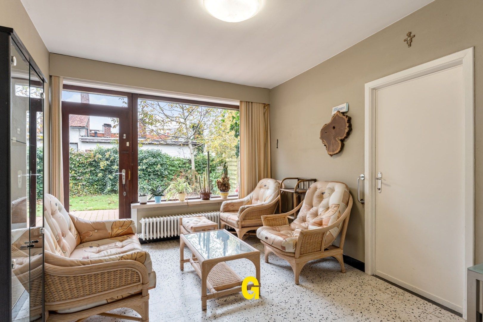 ***IN OPTIE*** Degelijk gebouwde halfopen woning met tuin en 315 m² vergunde opslagplaatsen en garage, vlak bij het centrum van Hoeselt foto 9