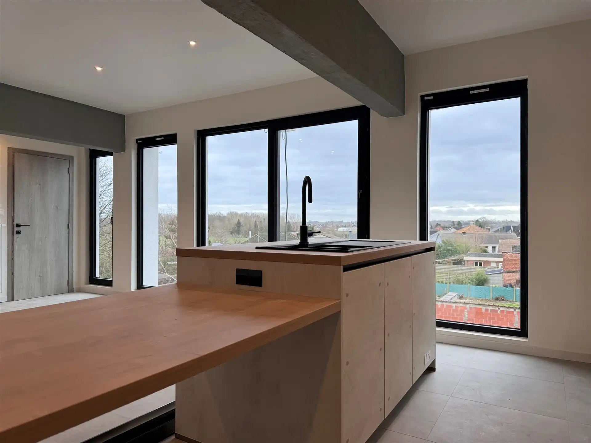 Energiezuinig gerenoveerd appartement met 2 slaapkamers. foto 4