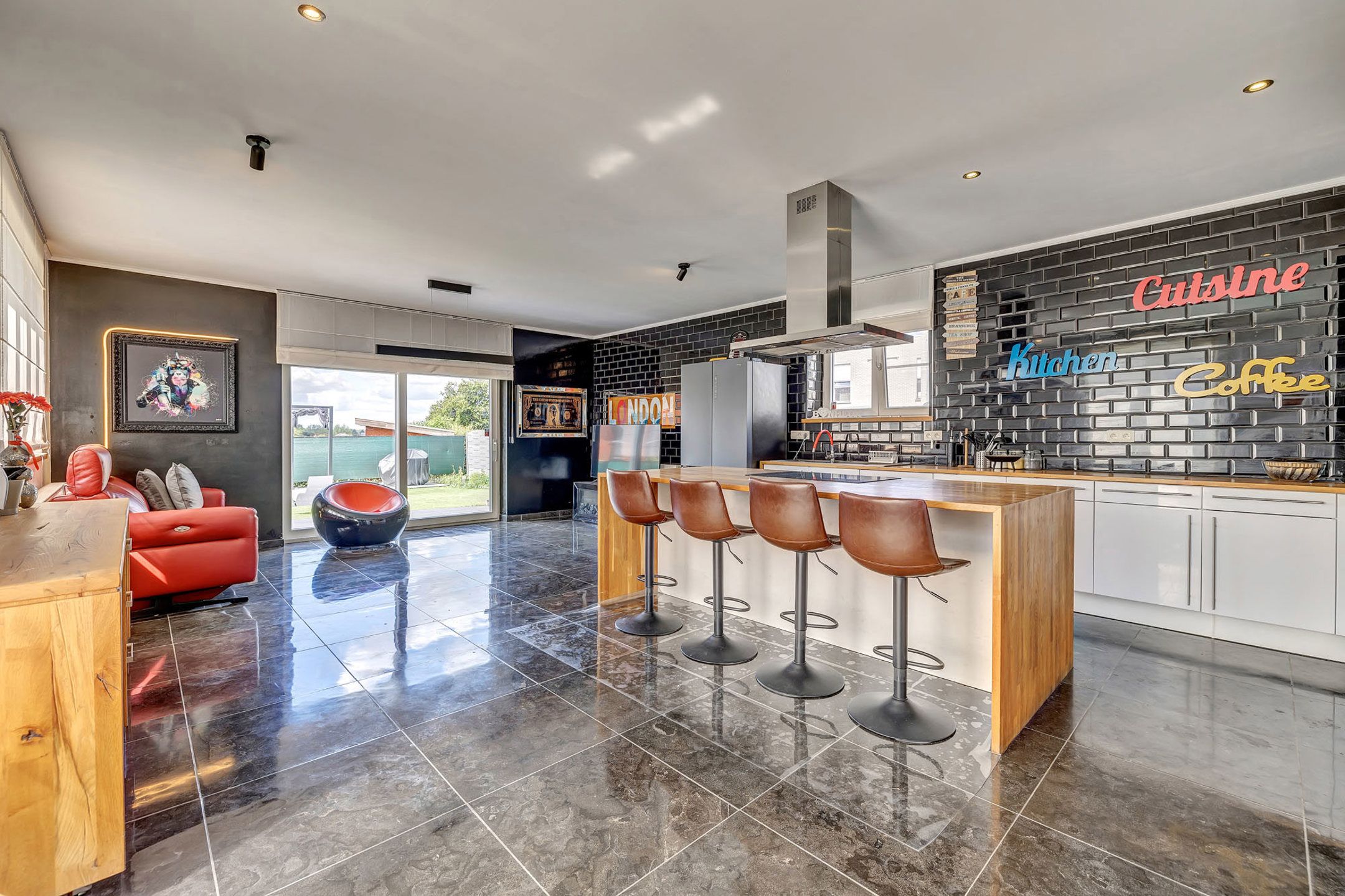 Gerenoveerde woning op strategische locatie met 5 slaapkamers foto 6