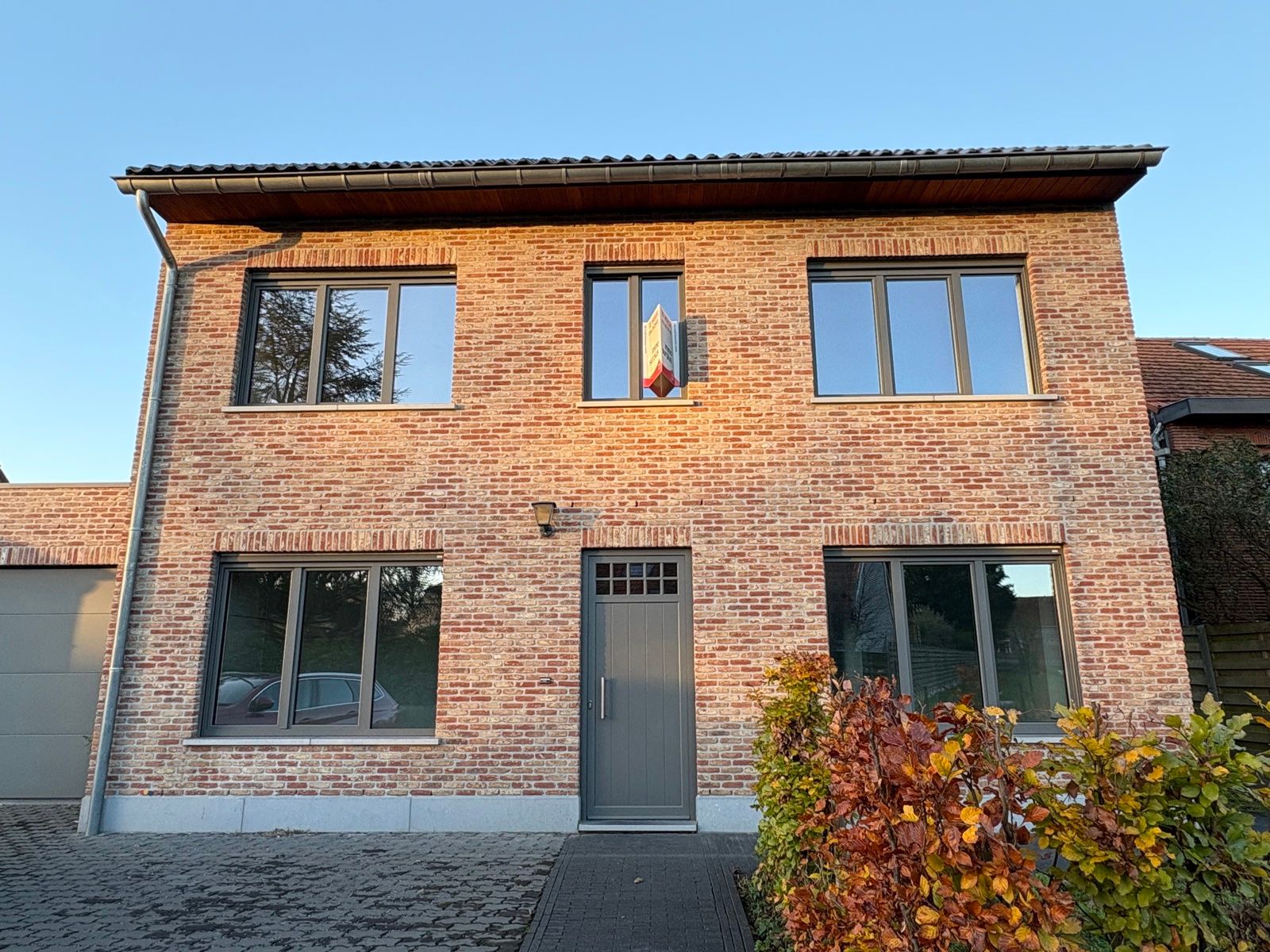 Recente, energiezuinige woning in rustige straat in Holsbeek foto {{pictureIndex}}