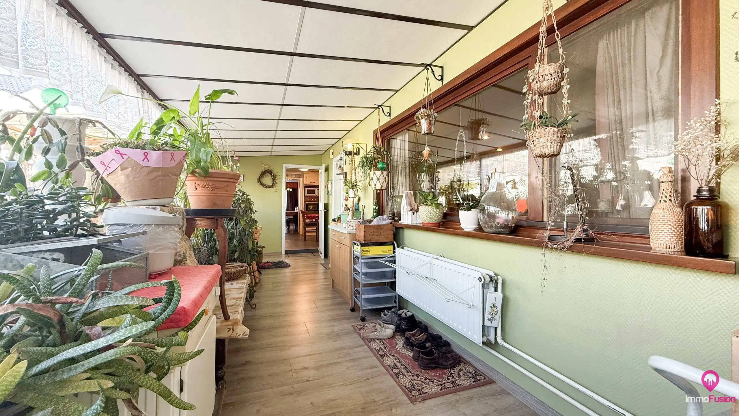 Ruime gezinswoning met zeer grote garage of opslagruimte! foto 13