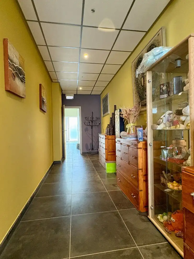 Unieke wellness met uitgebreide faciliteiten en commerciële mogelijkheden te koop in Kuurne! foto 13