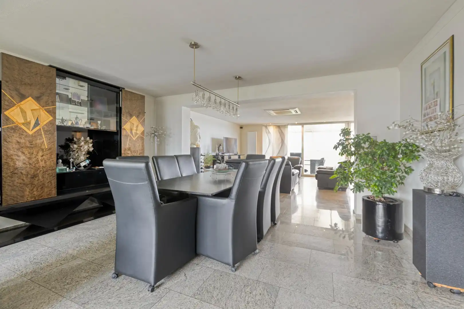 Charmante gezinswoning op ruim perceel foto 11