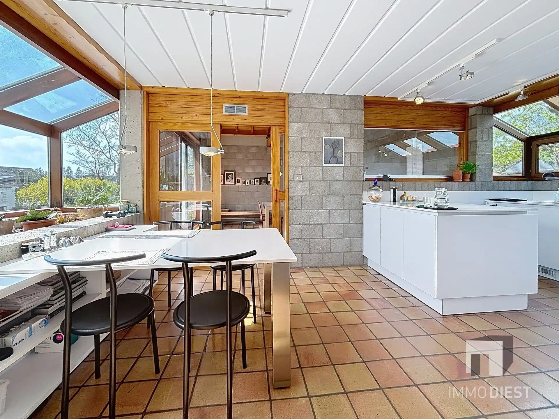 Bijzondere woning, lichtrijk, open en 3 slaapkamers foto 12