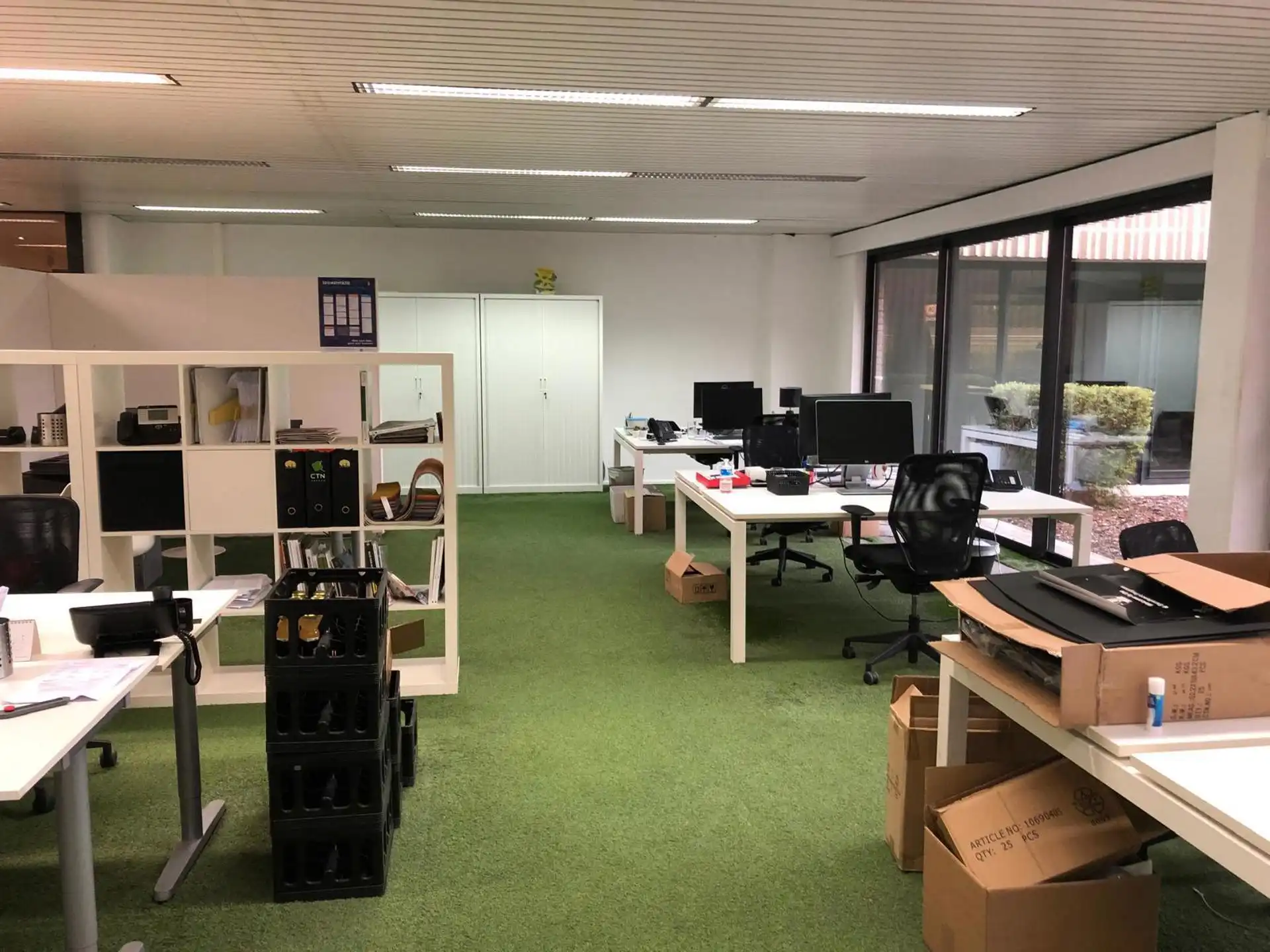 Magazijn 2.963m² met kantoren 569m²  in Temse foto 11