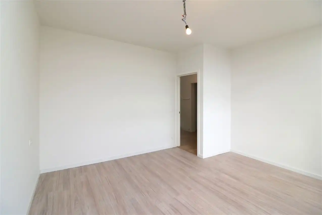 Gerenoveerde woning met 4 slpk, tuin, garage foto 23