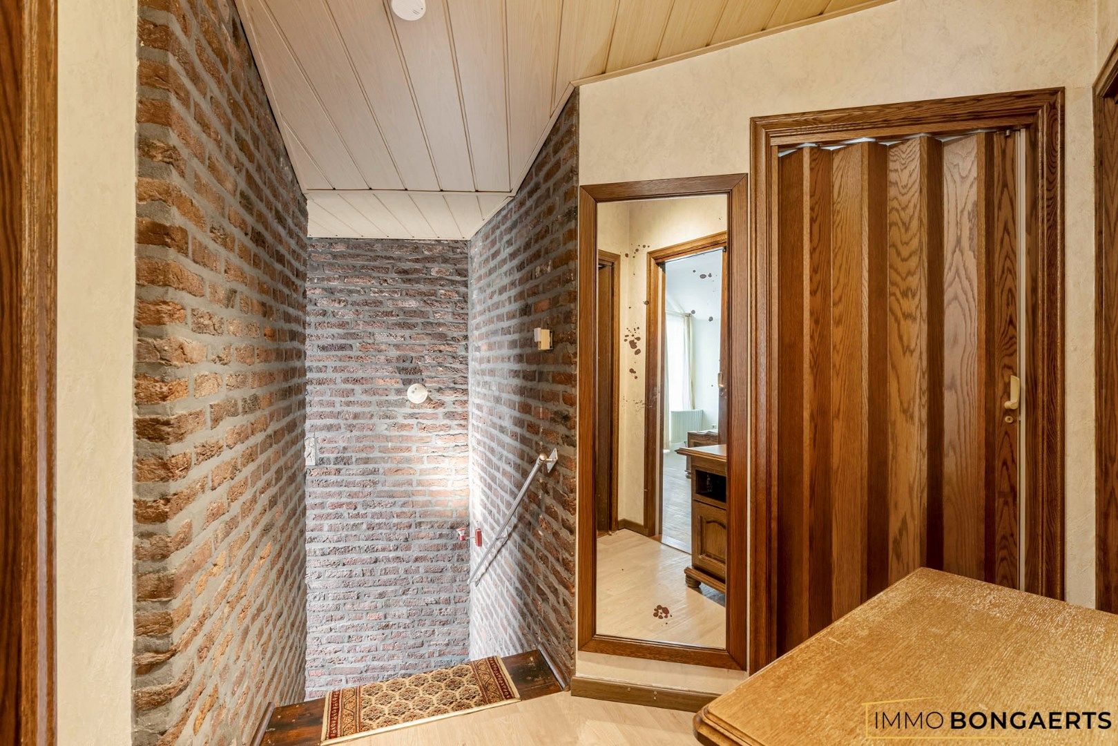 Ruime woning met vier slaapkamers  foto 14