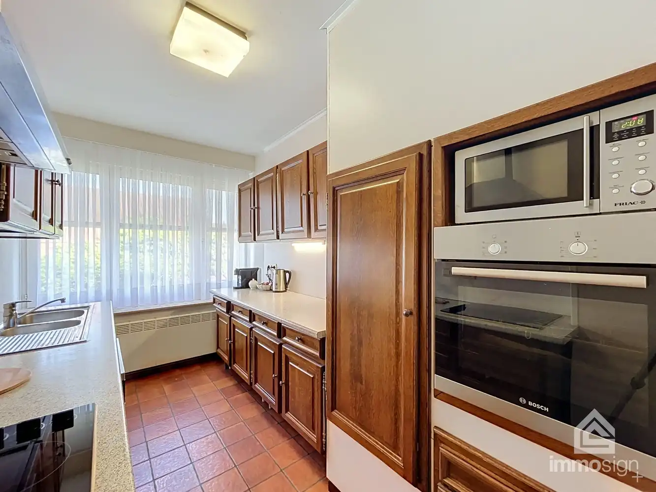 Ruim triplex appartement met vier slaapkamers in hartje Bocholt! foto 8