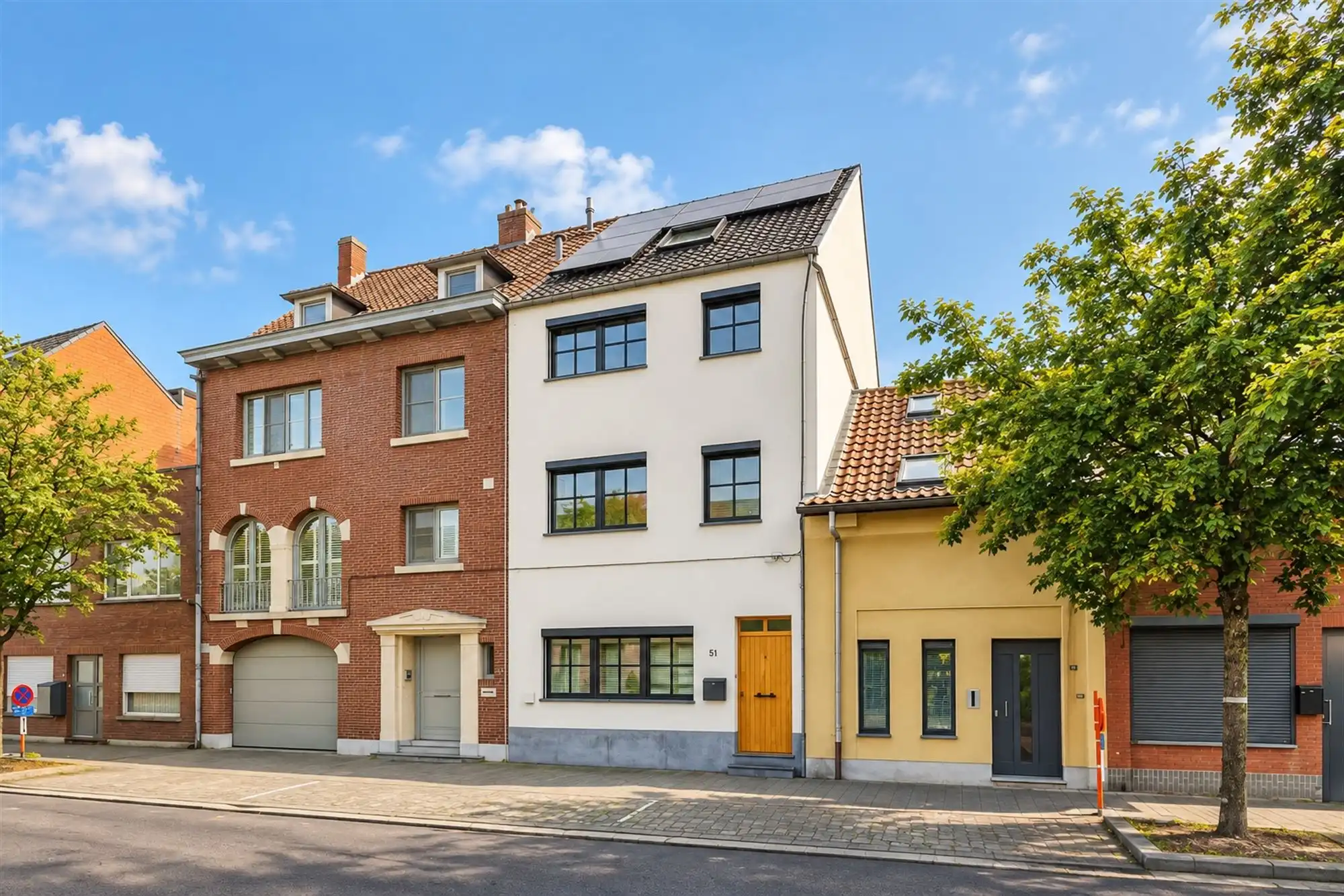 Ruime, instapklare woning met 5 slaapkamers en 2 badkamers  foto 2