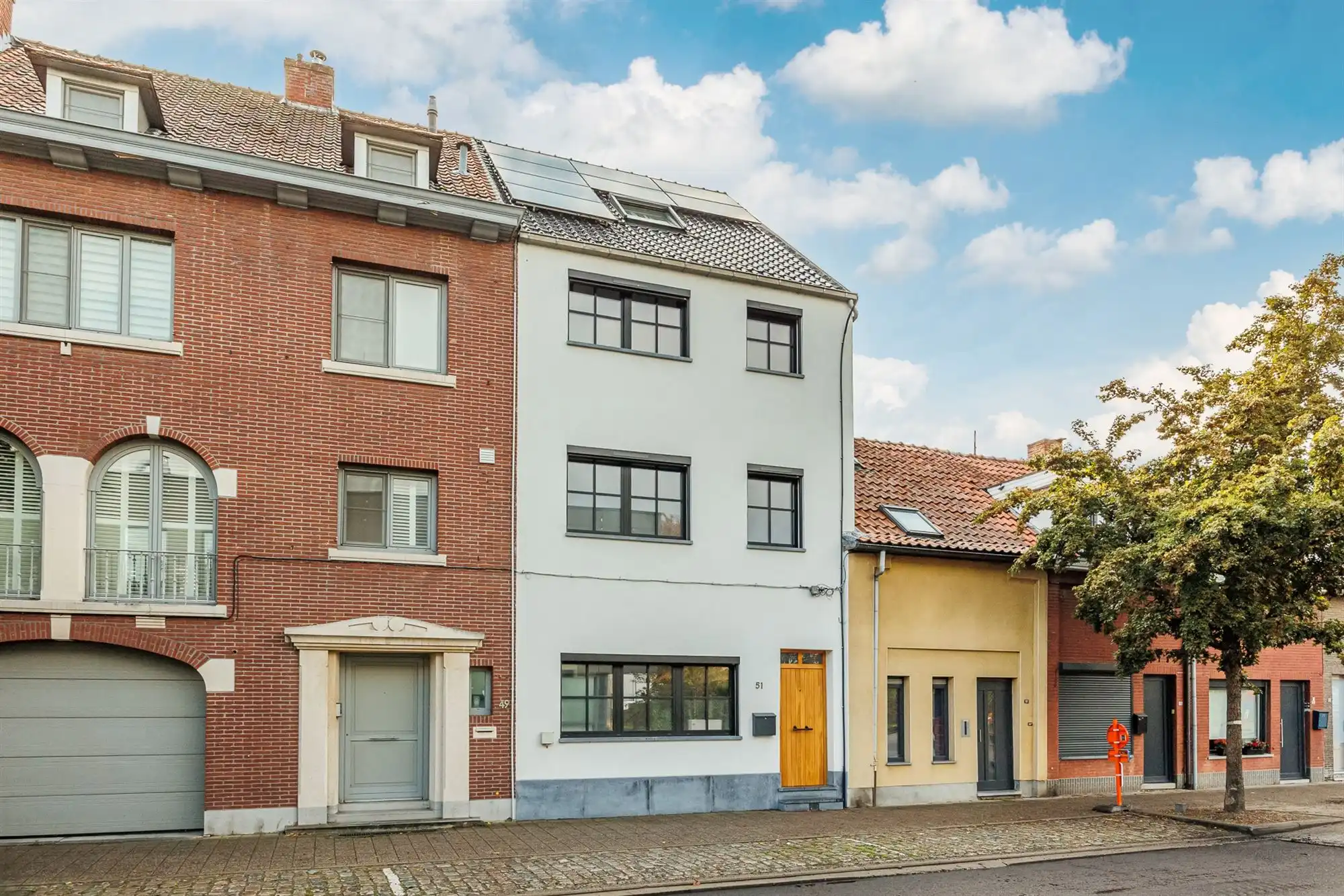 Ruime, instapklare woning met 5 slaapkamers en 2 badkamers  foto 3