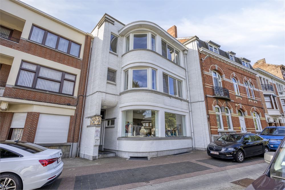 Hoofdfoto van de publicatie: Uniek herenhuis met atelier en ruime bewoonbare oppervlakte in hartje Tongeren