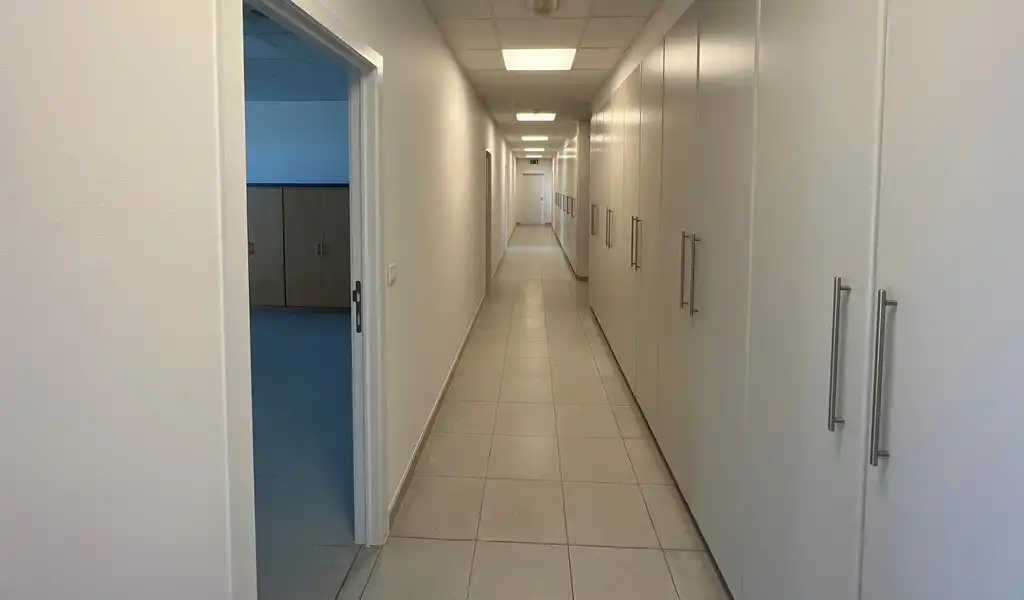 Bedrijfsgebouw met villa te huur langs  E17 in  Kruisem foto 13