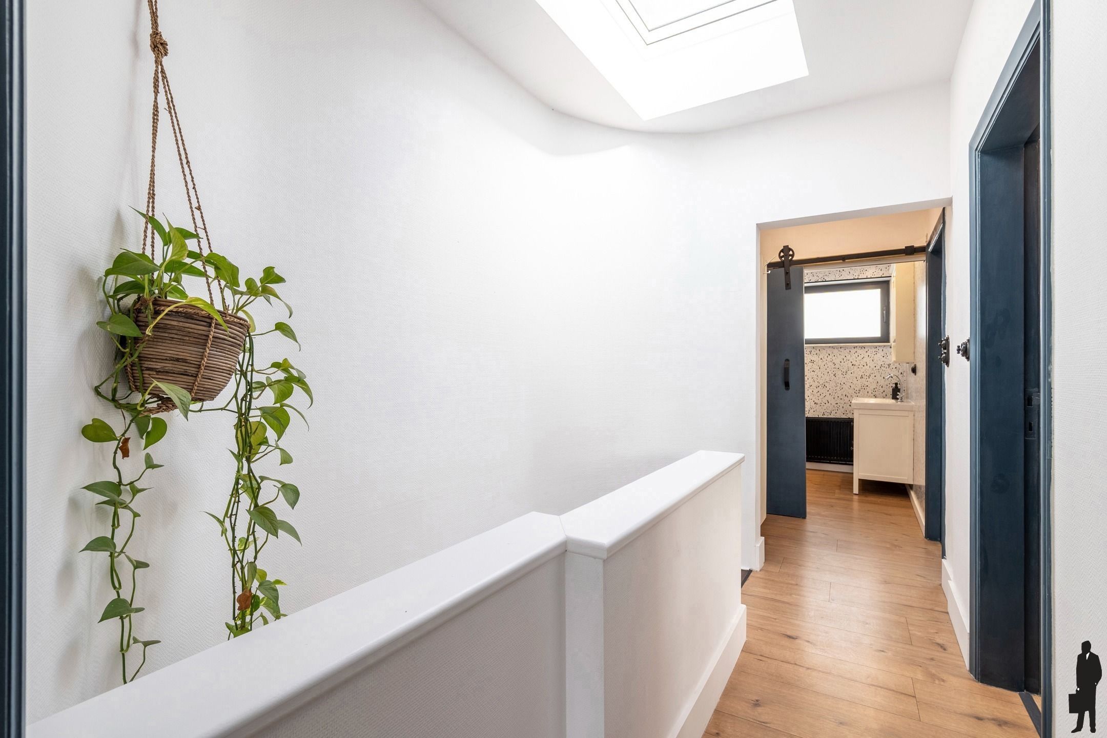 Bel-etage woning met 3slks, inpandige garage en hobbyruimte foto 9