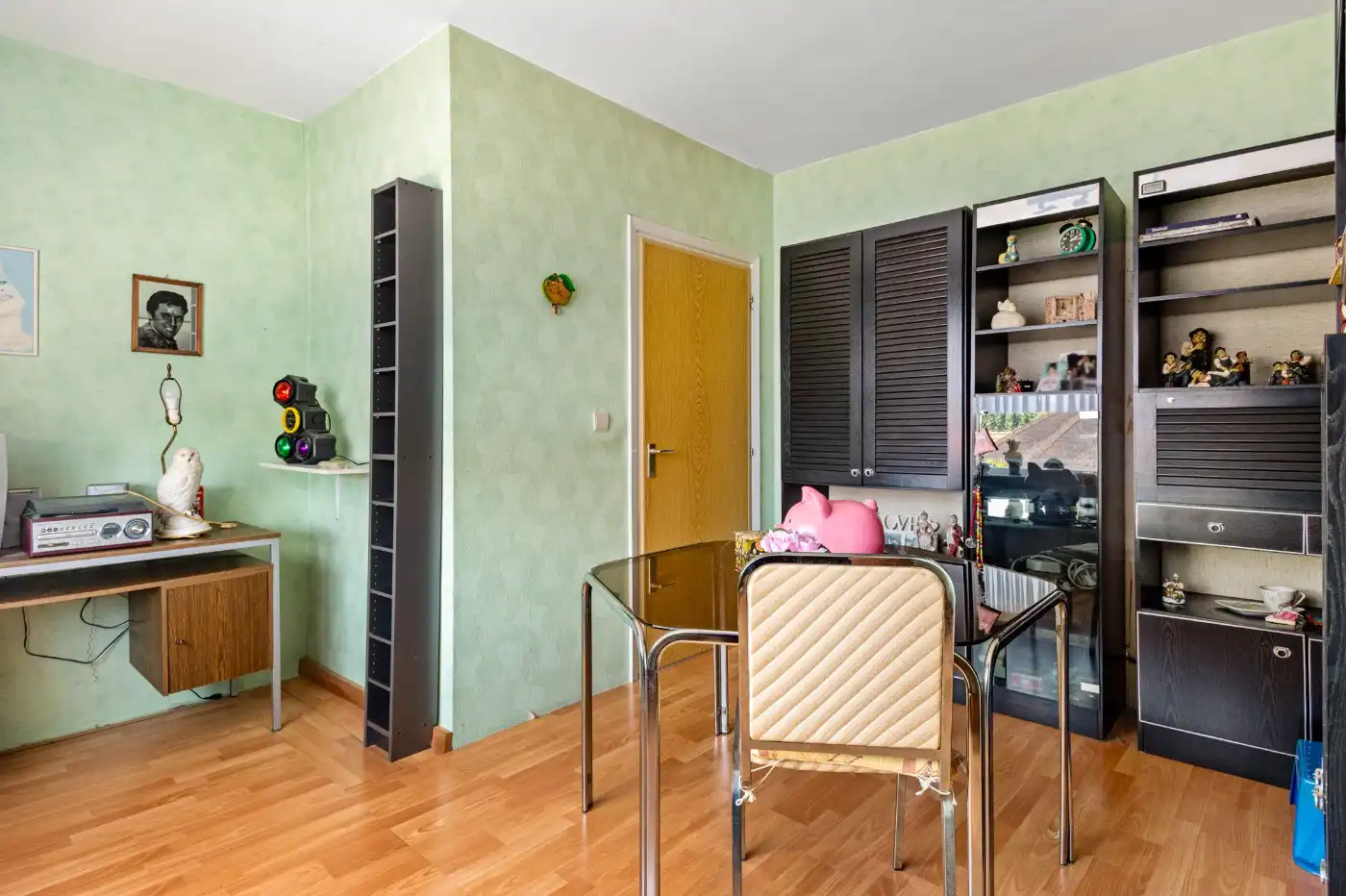 Grote, goed onderhouden, te renoveren woning met 3 slpk., garage en tuin foto 17