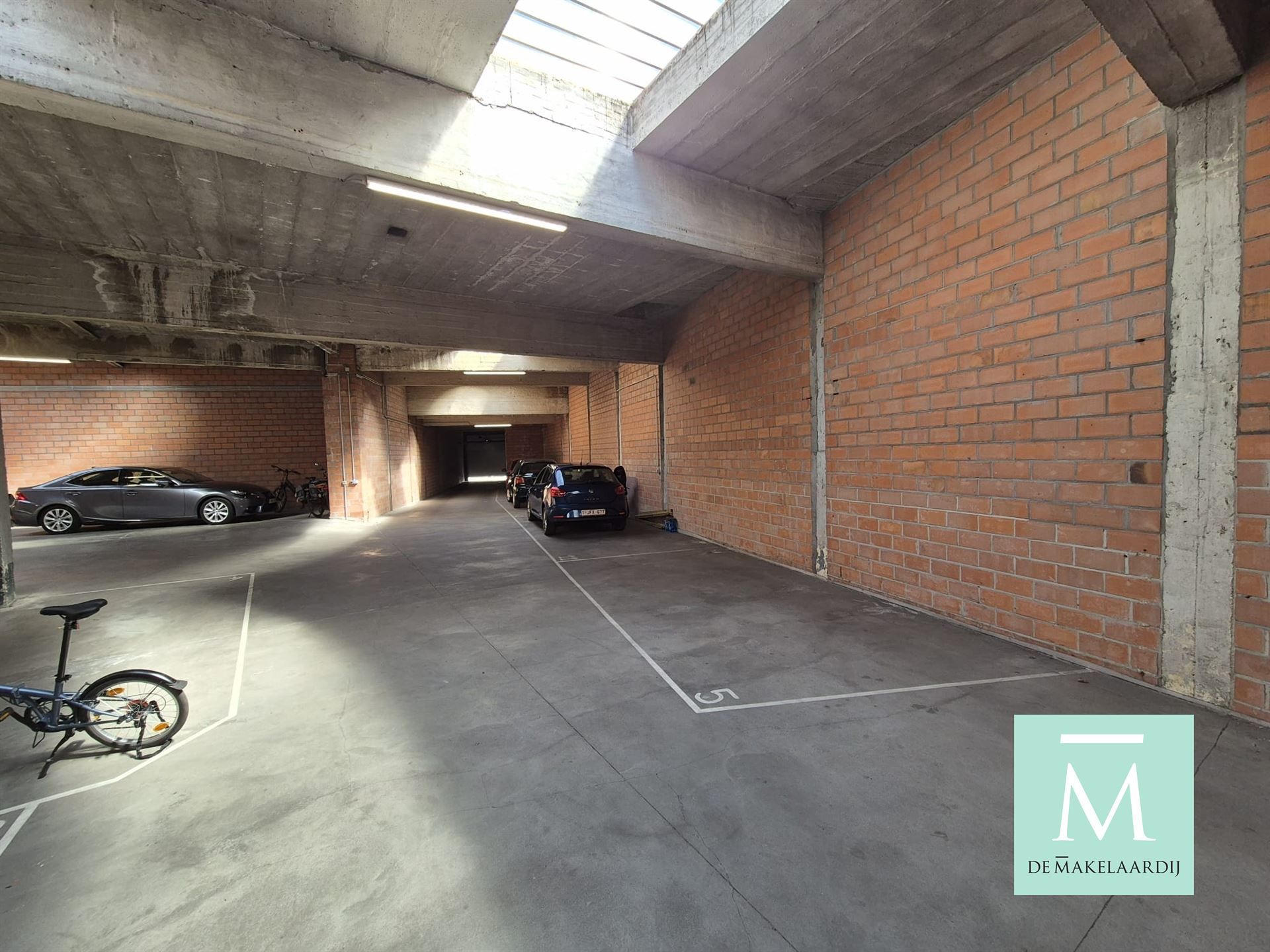 Parking/Garagebox foto 3