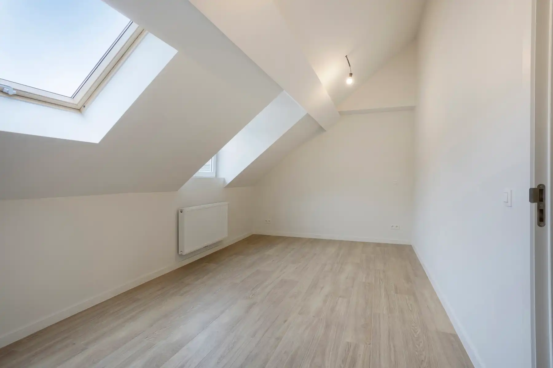 Stijlvol gerenoveerd duplex-appartement met terras foto 16