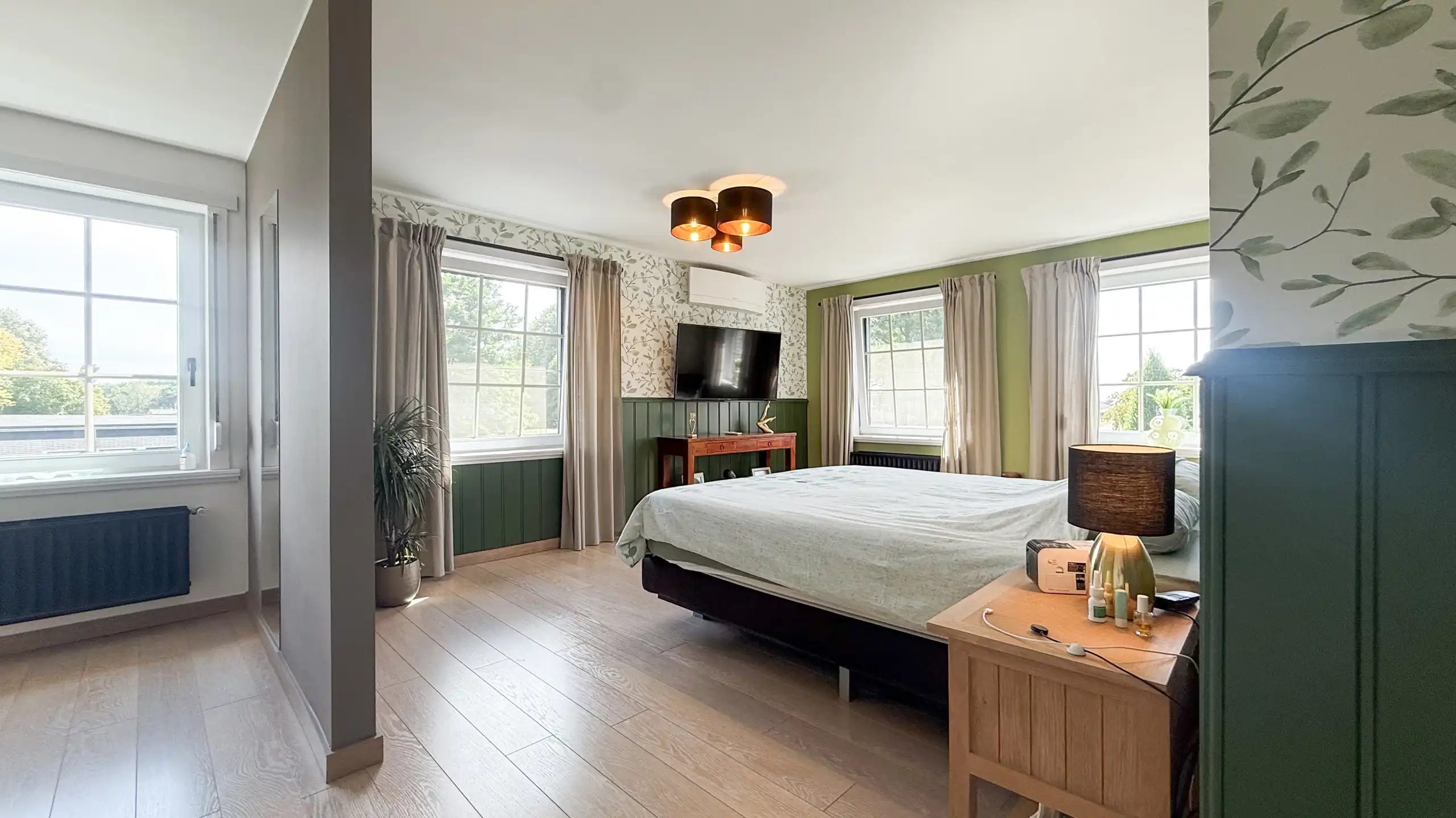 Ruime woning van 235m² met 4slpks, kelder en EPC B!  foto 35