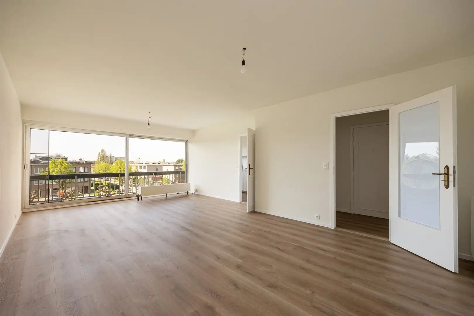 Volledig gerenoveerd appartement met 2 slaapkamers en 2 terrassen!  foto 8