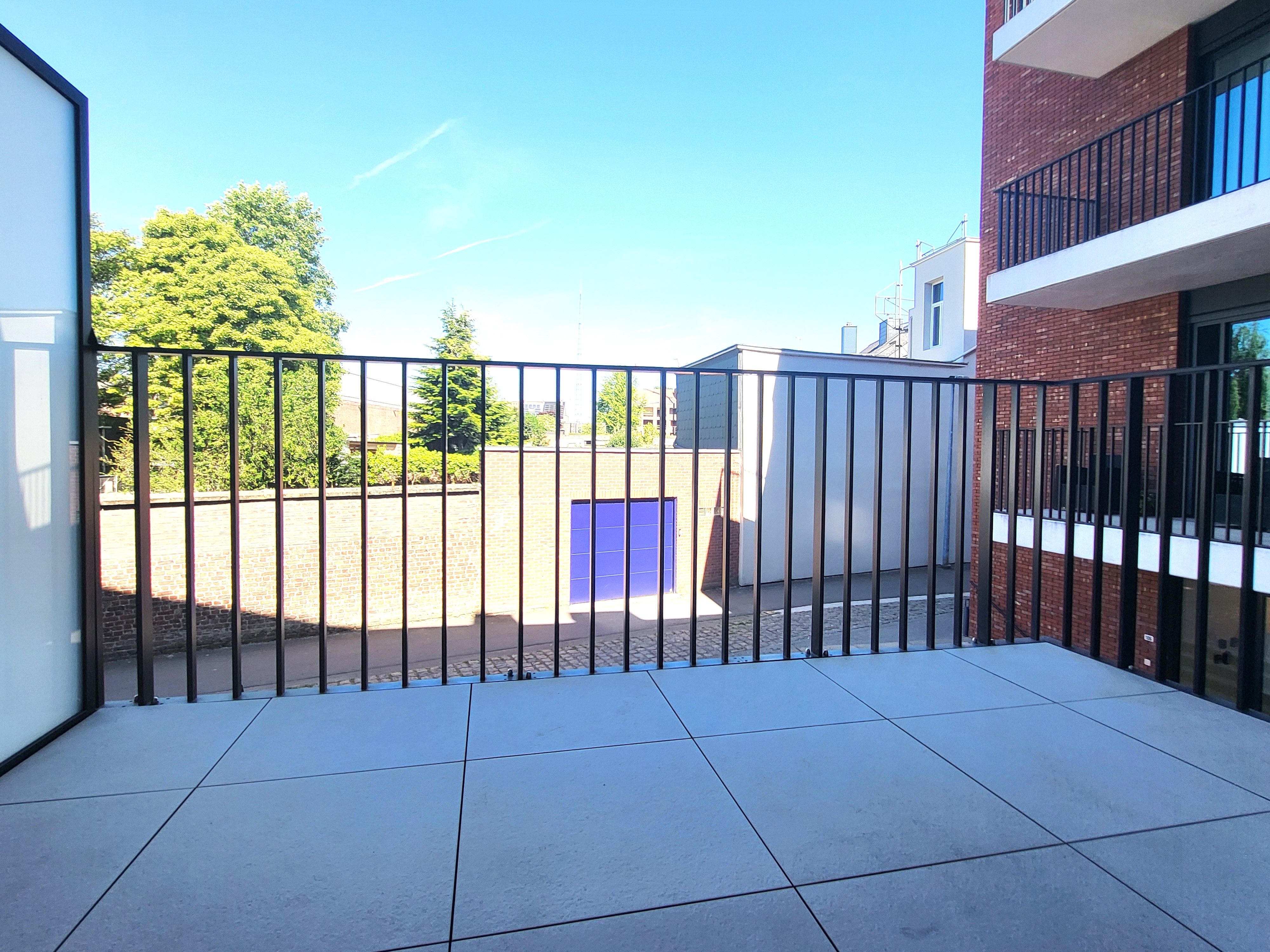 Prachtige assistentiewoning van 70m² met zonnig terras en gemeenschappelijke tuin, veel lichtinval! Ideale investering, verhuurd aan 24,99€/ dag.  foto 5