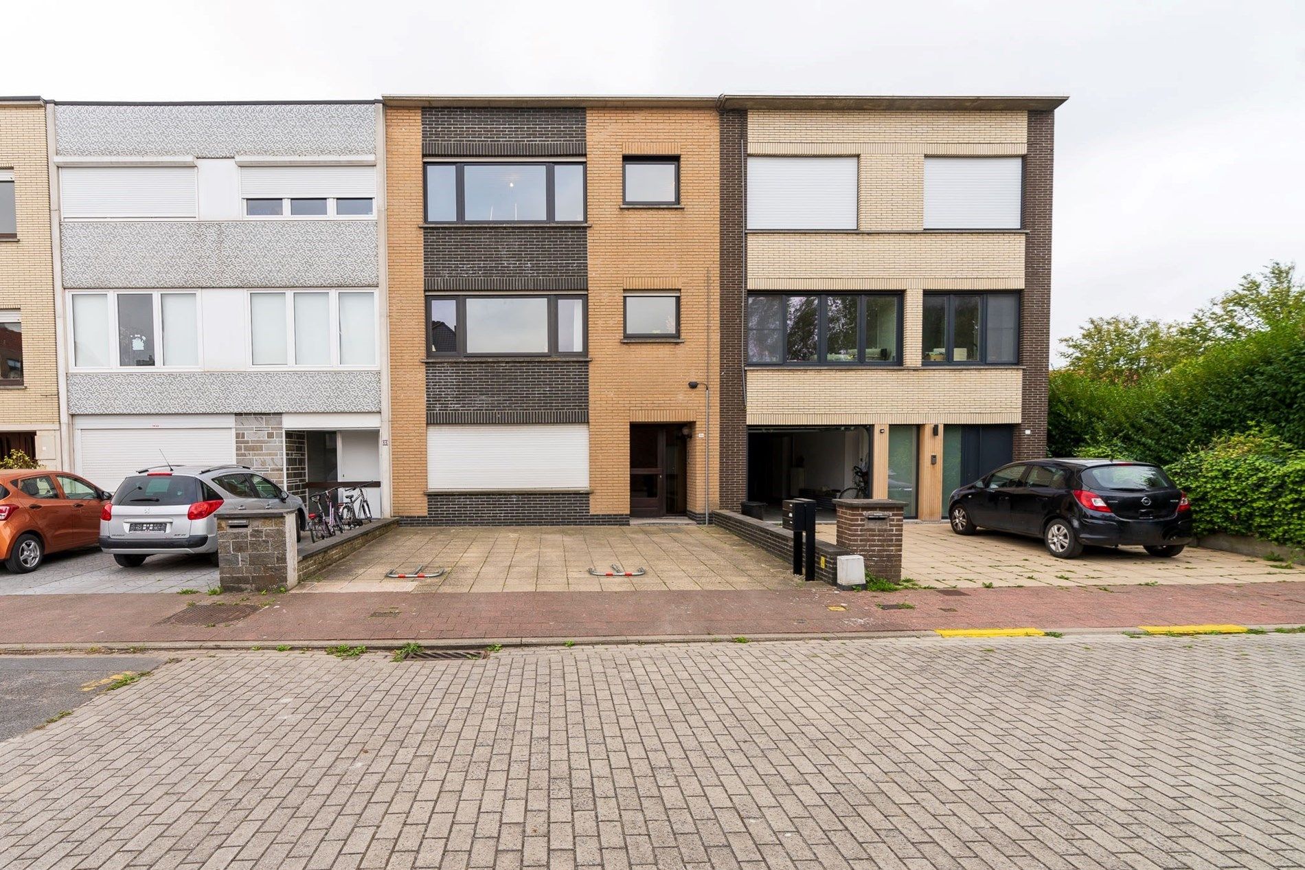 Gerenoveerd appartement met twee slaapkamers te Heist foto 15