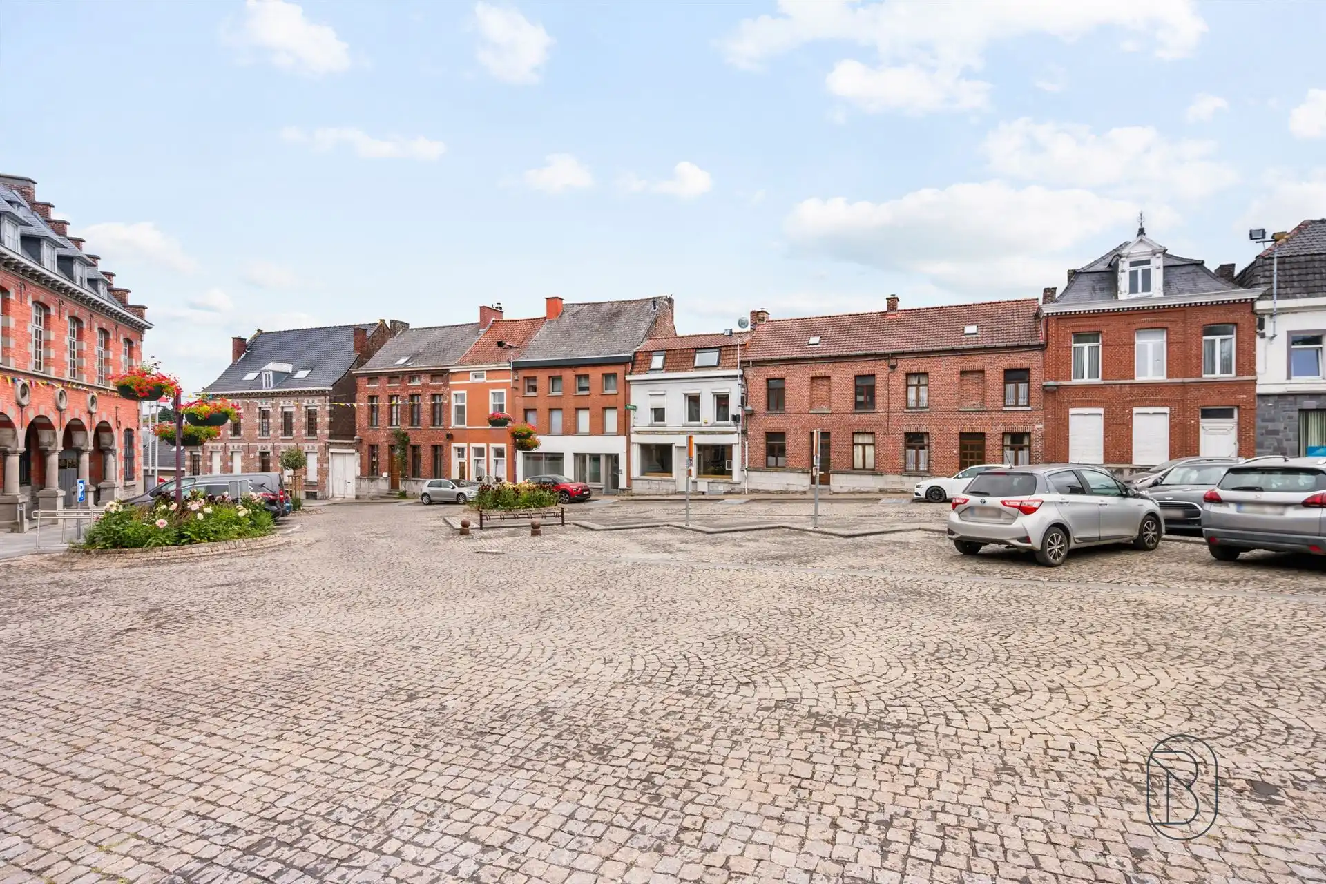 Handelspand met woonst en in centrum Antoing foto 11