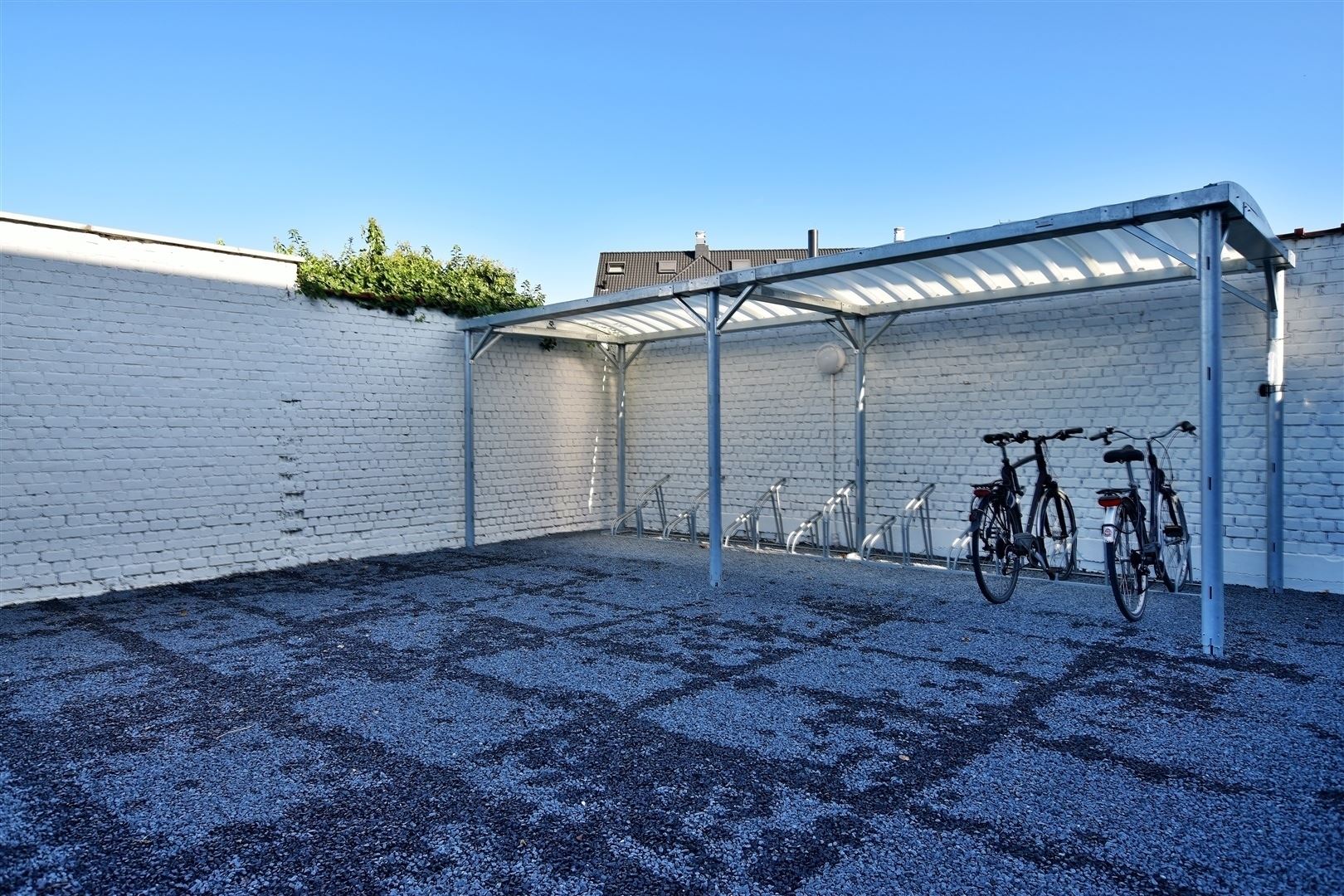 Prachtig dakappartement met terras, gelegen in het hartje van Sint-Gillis-Dendermonde. foto 22