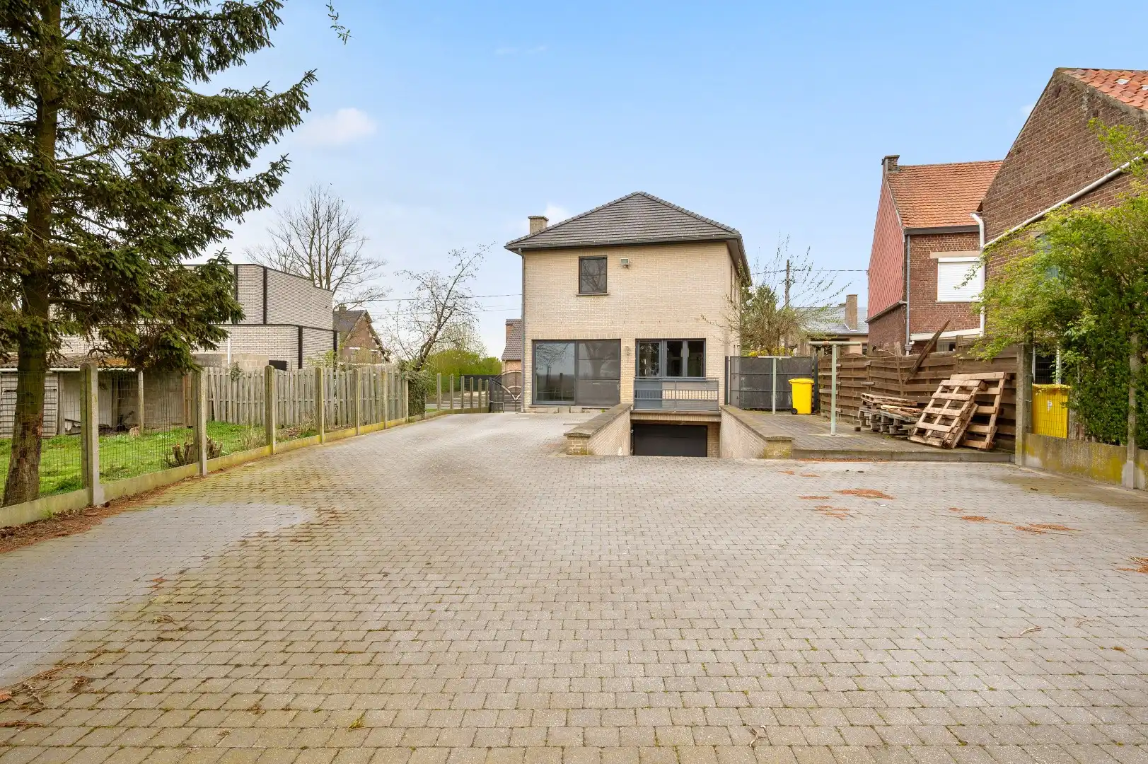 Instapklare OB (2006) met grote garage en 3 slpks foto 22