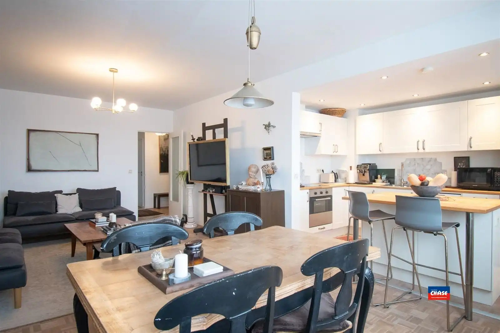 !!! VERKOCHT !!! Appartement met 2 slaapkamers, terras en P foto 2