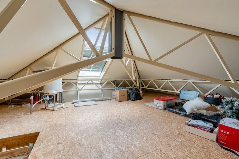 Zeer ruim en stijlvol penthouse met tuin en garage foto 26