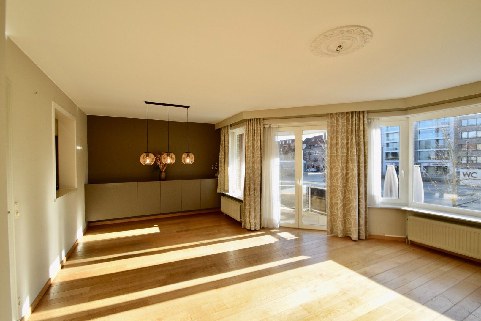 Twee slaapkamer appartement met terras gelegen aan het Alfred Verweeplein, centrum Knokke. foto 5