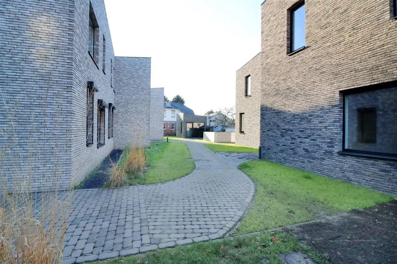 Gelijkvloers appartement, 2 slpk., autostaanplaats foto 48
