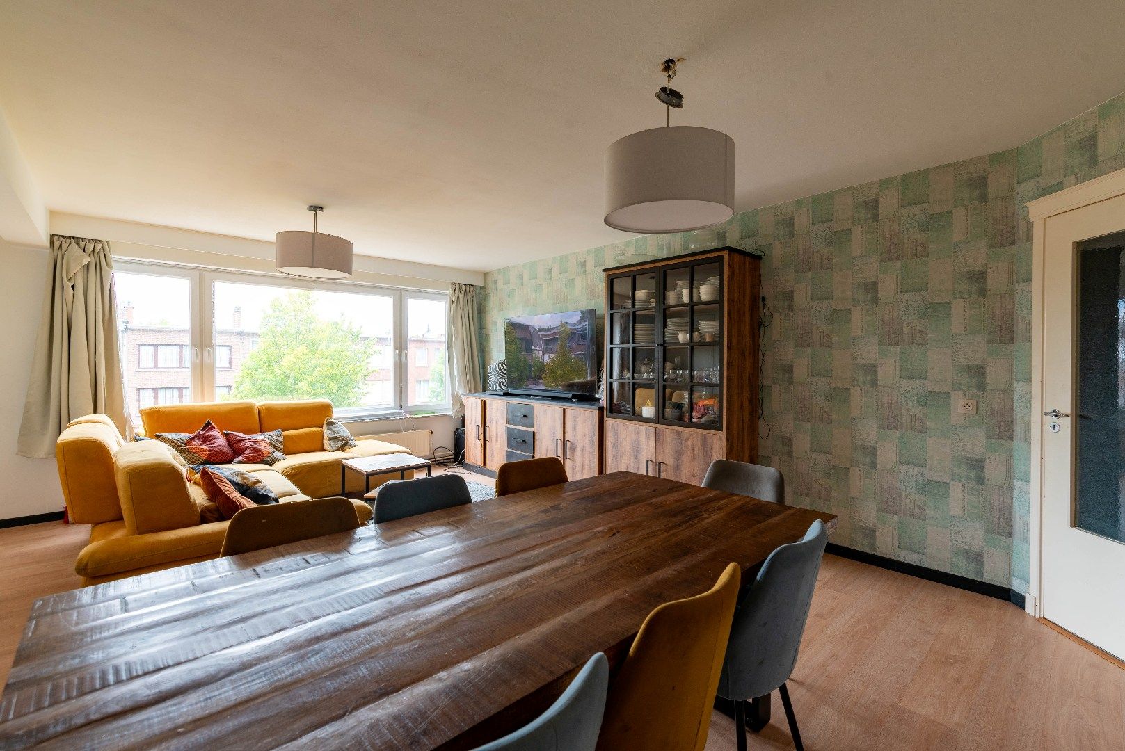 Ruim appartement met 3 slaapkamers foto 2