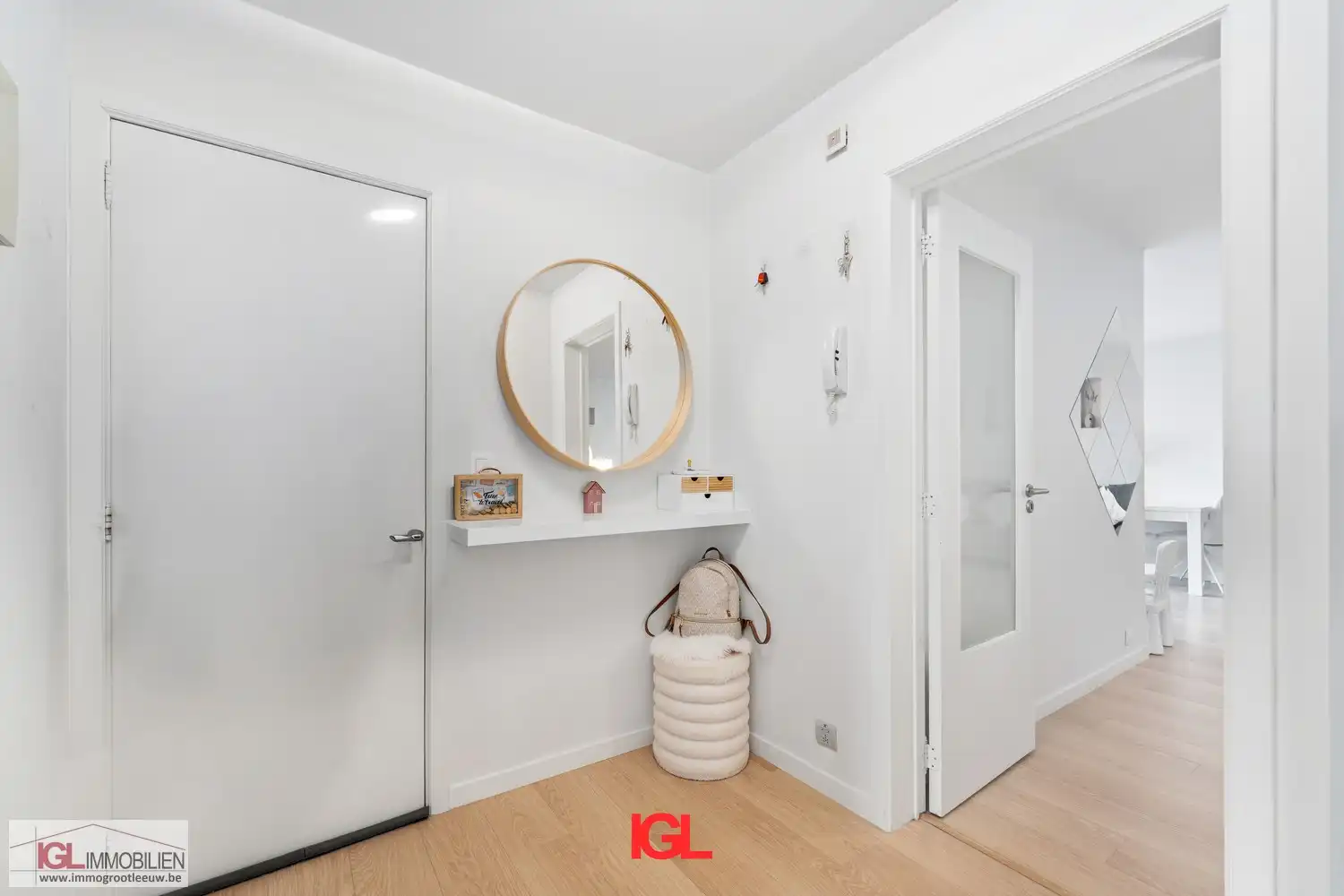 Modern appartement met 2 slaapkamers en parkeerplaats! foto 12