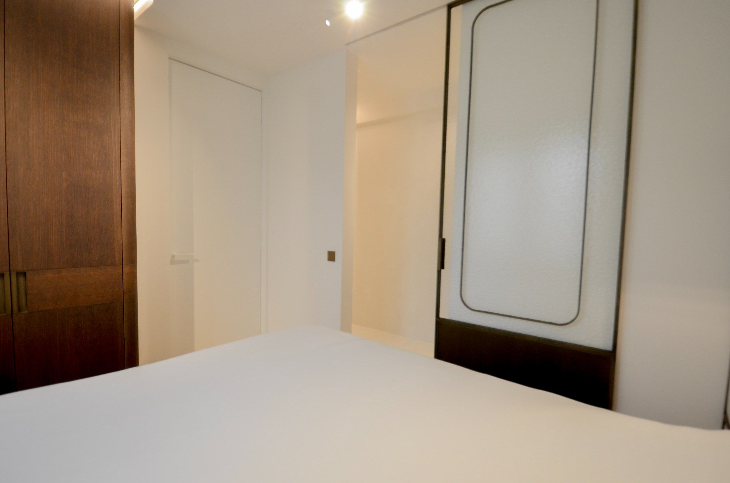 Uitzonderlijk gerenoveerd appartement met frontaal zeezicht in het Zoute. foto 34