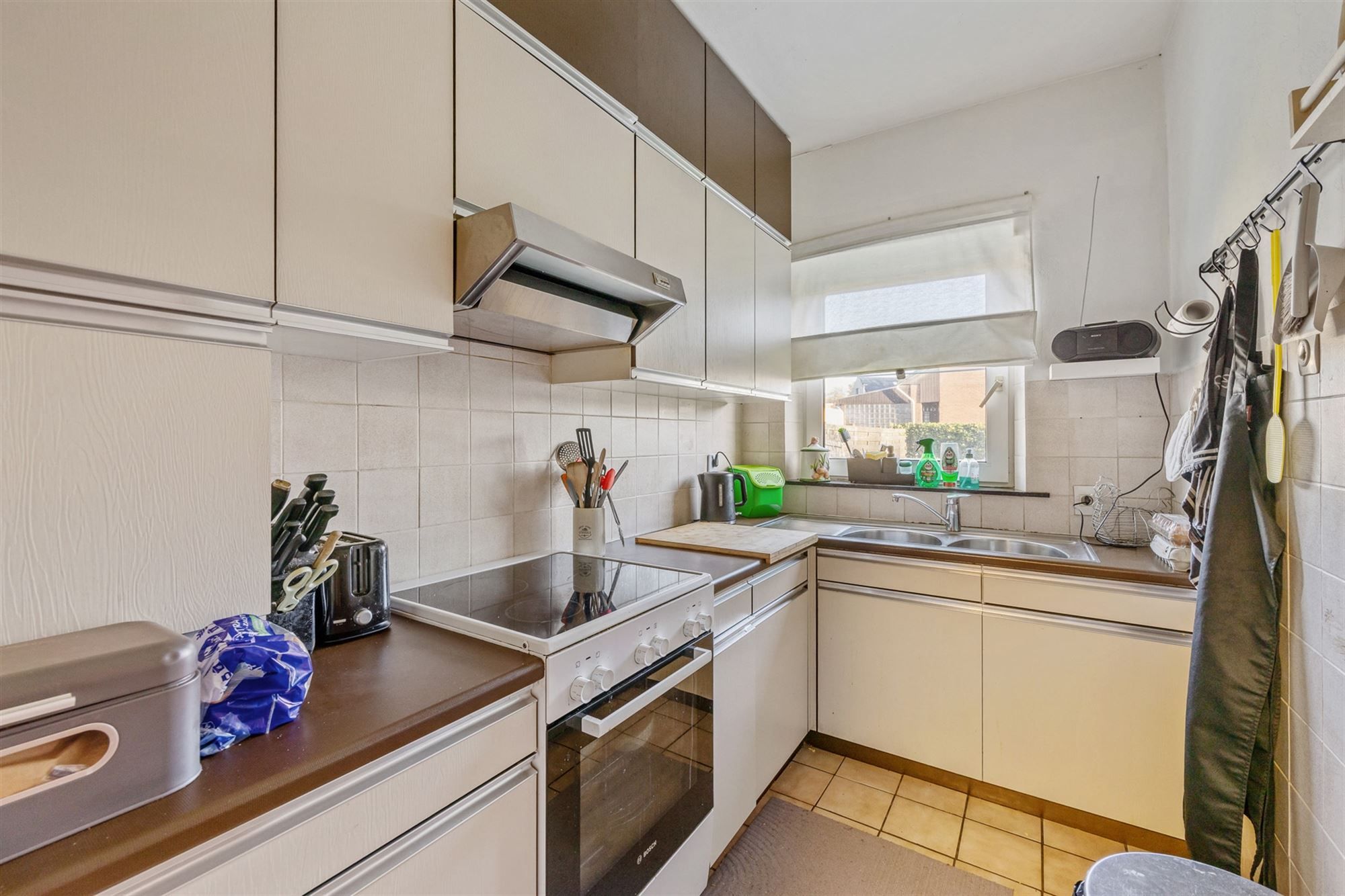 CHARMANTE,DEELS GERENOVEERDE WONING , GEEN RENOVATIEPLICHT !  foto 8