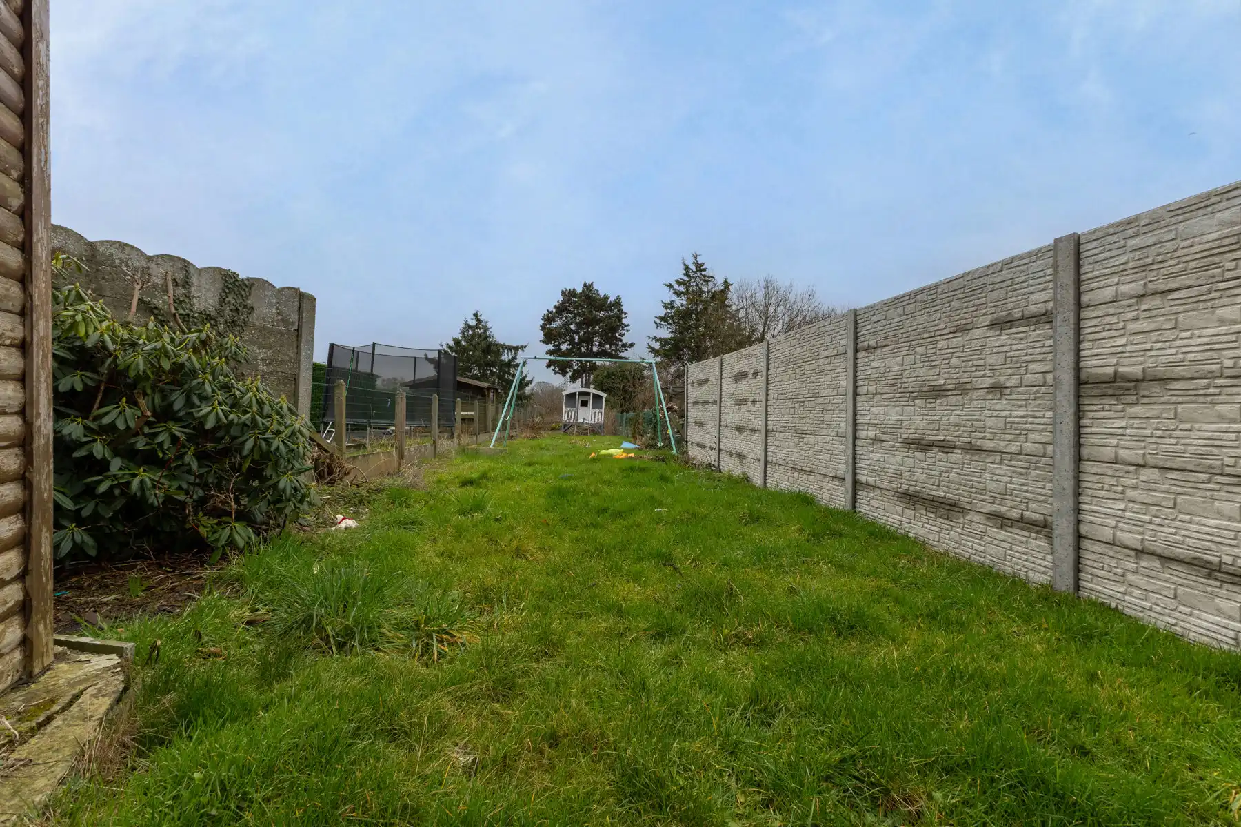 Ruime en gunstig gelegen woning met 3 slaapkamers en garage foto 3