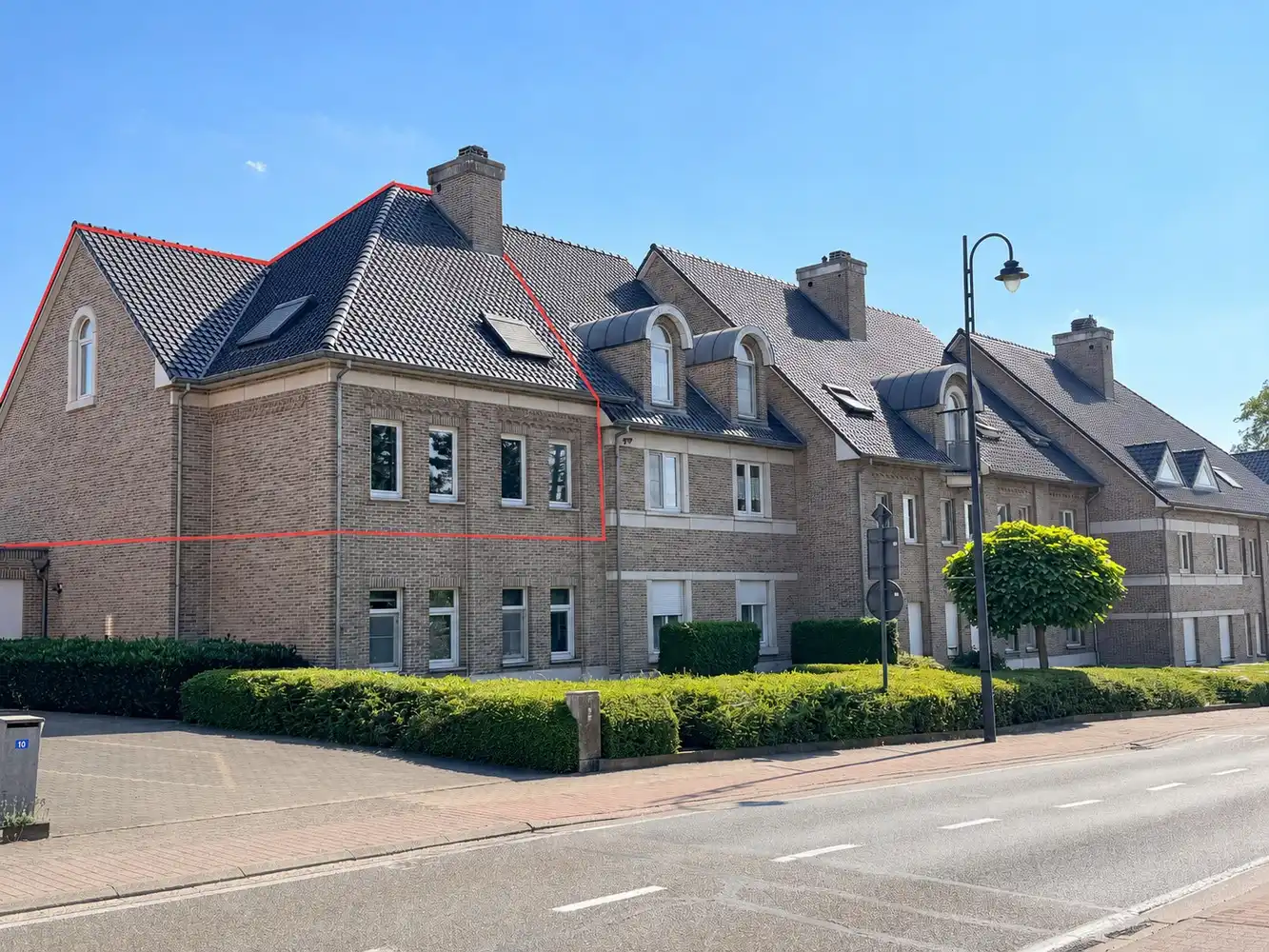 Exclusief wonen in het hart van Zutendaal – 170 m² wooncomfort met splinternieuwe designkeuken foto {{pictureIndex}}