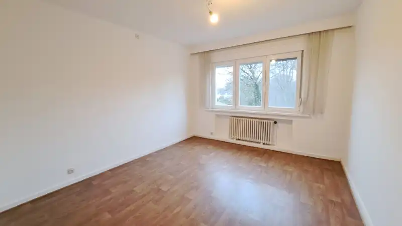 Ruim en lichtrijk 2-slaapkamerappartement met terras te koop in Sint-Michiels Brugge foto 8