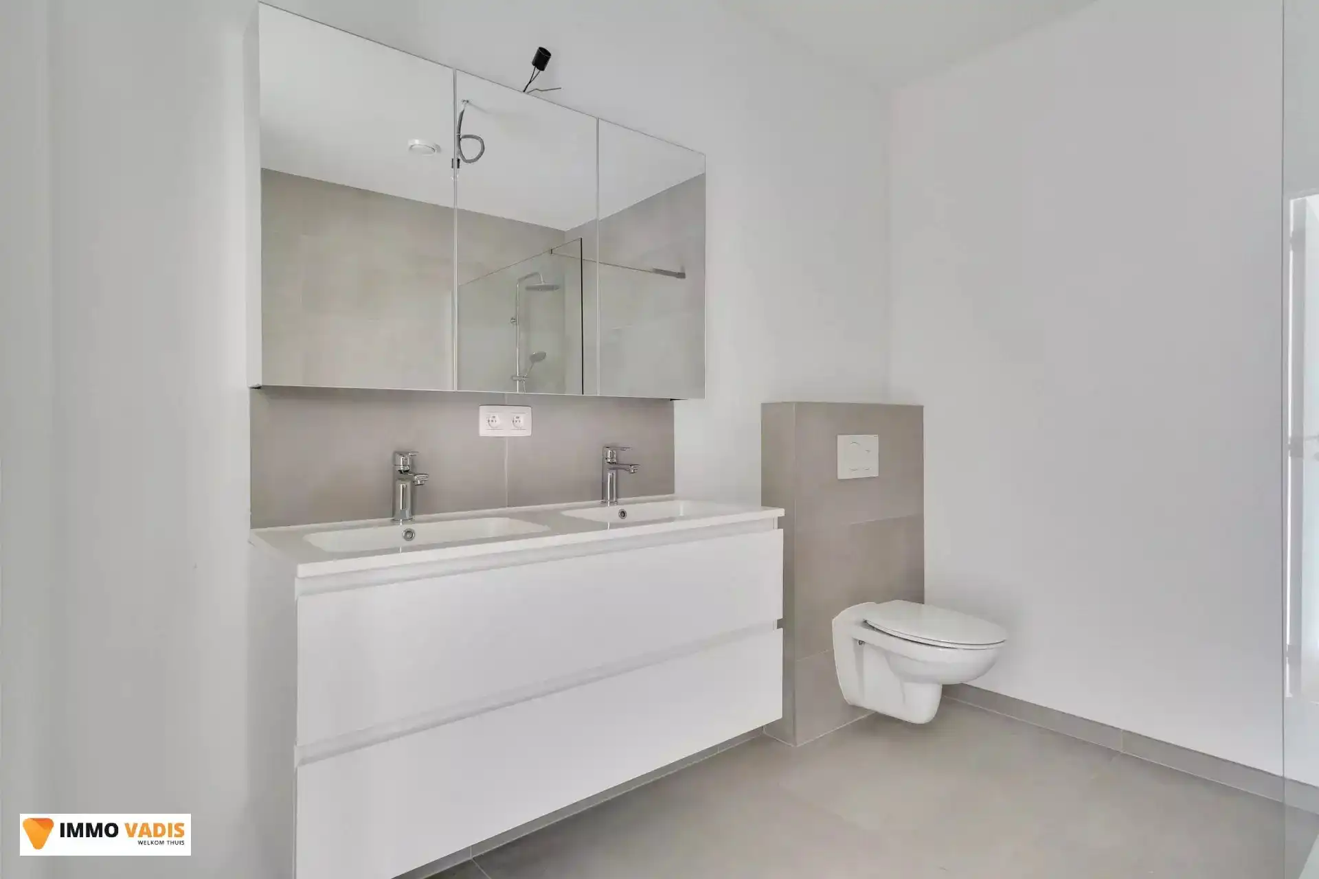 Moderne, energiezuinige woning in groene omgeving foto 20